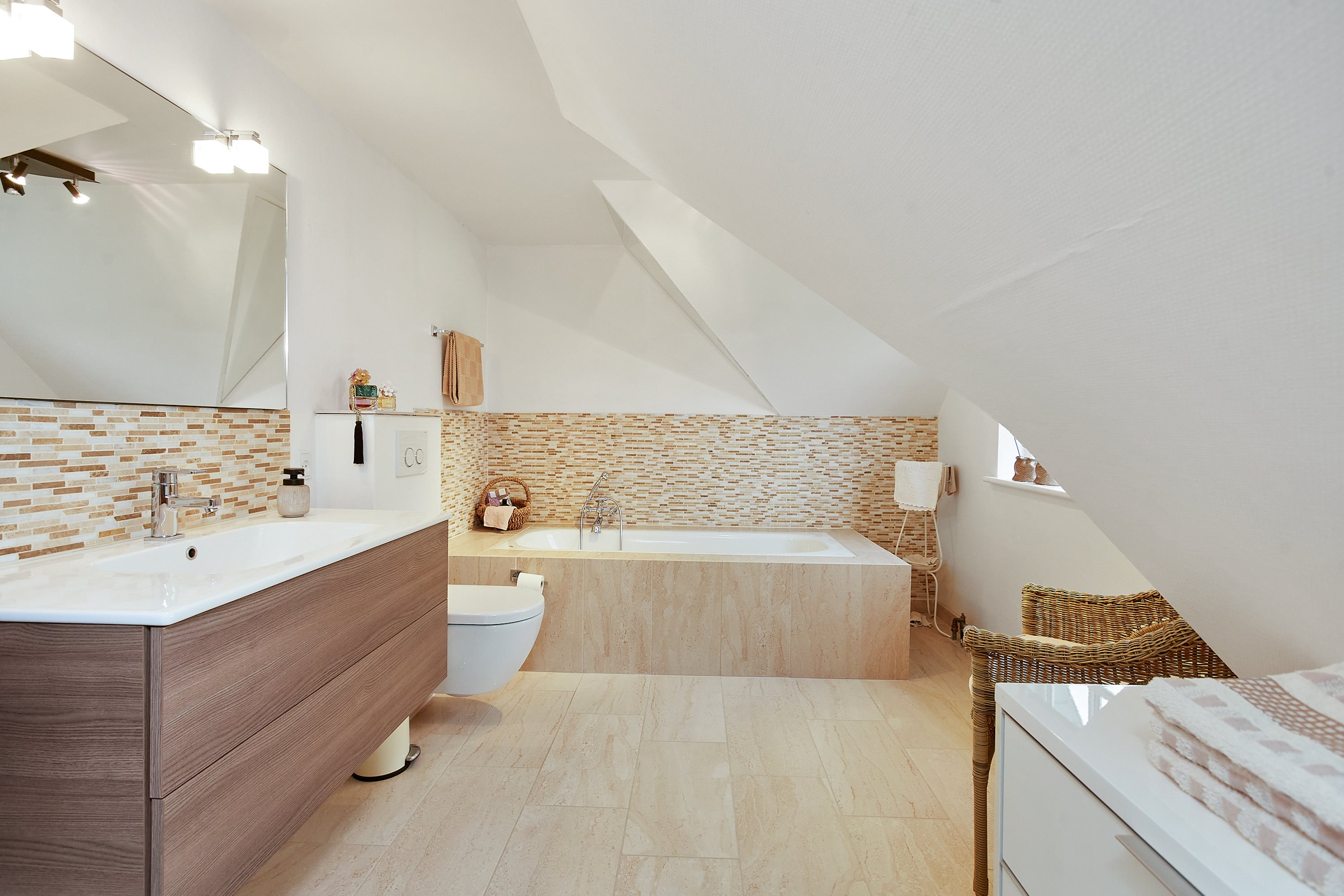 Fremhævet badeværelse billede i fuldskærmstilstand. Billede af Brund Strandvej 19, Brund, 7130 Juelsminde