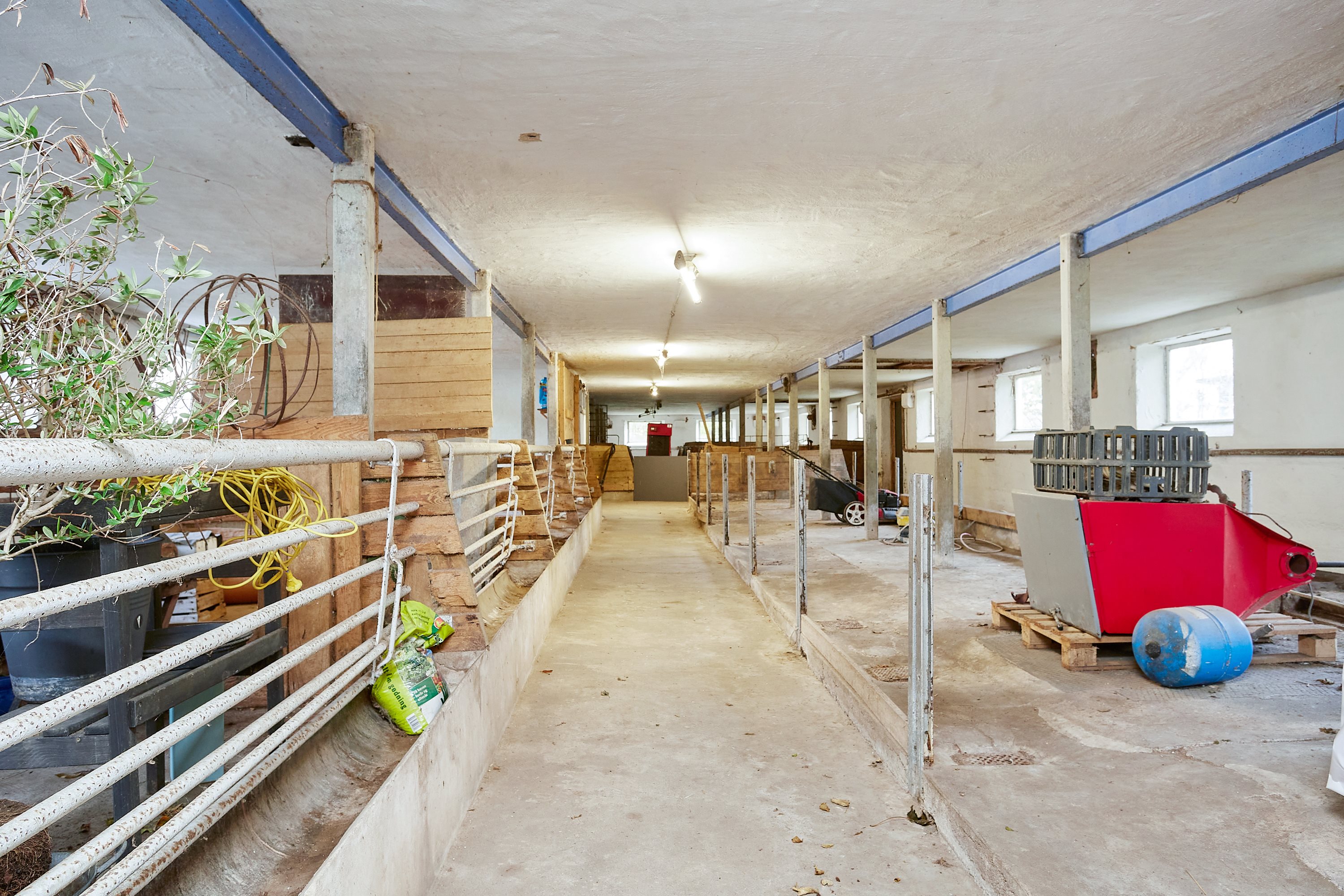 Fremhævet stald billede i fuldskærmstilstand. Billede af Brund Strandvej 19, Brund, 7130 Juelsminde