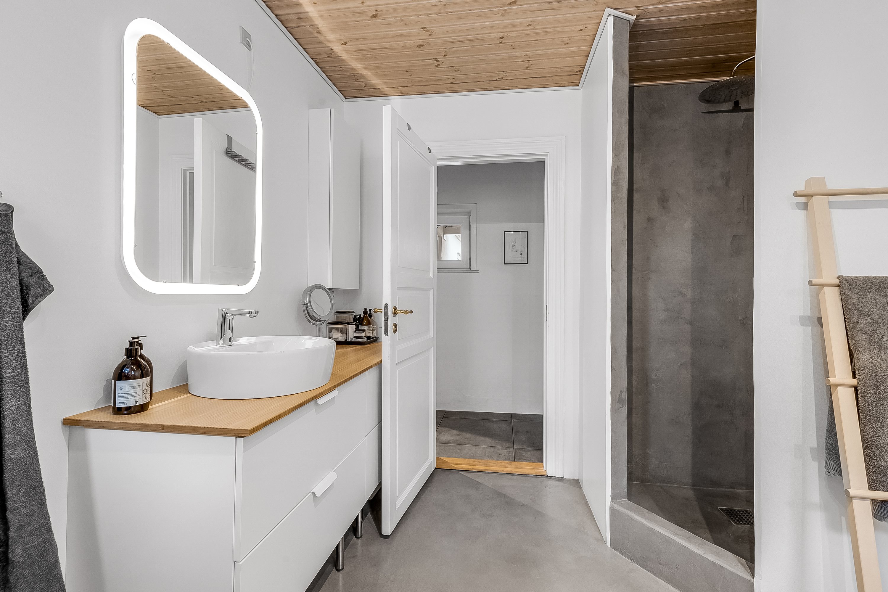 Fremhævet badeværelse billede i fuldskærmstilstand. Billede af Østergade 135, 6580 Vamdrup