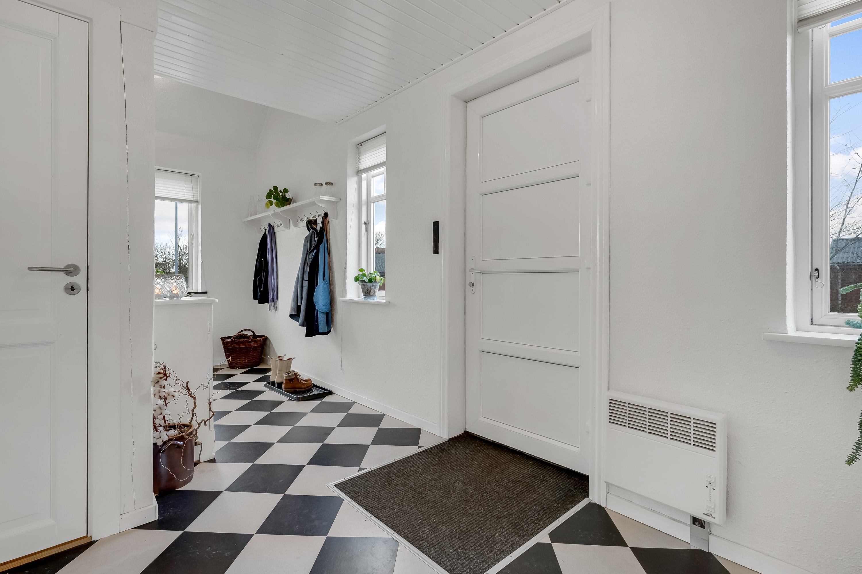 Miniaturebillede 2: entré. Billede af Thyborønvej 12, Klinkby, 7620 Lemvig