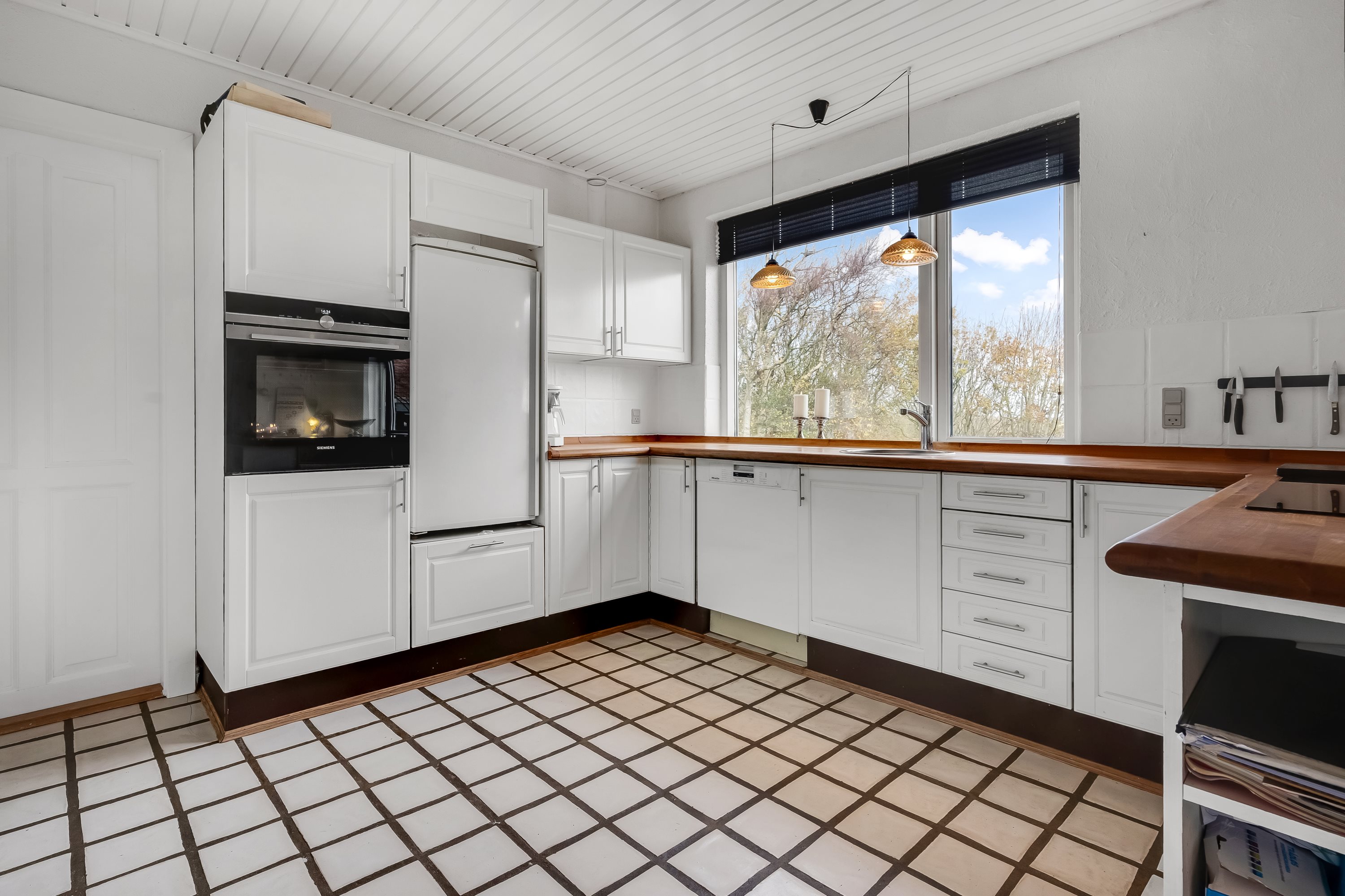 Fremhævet køkken billede i fuldskærmstilstand. Billede af Thyborønvej 12, Klinkby, 7620 Lemvig