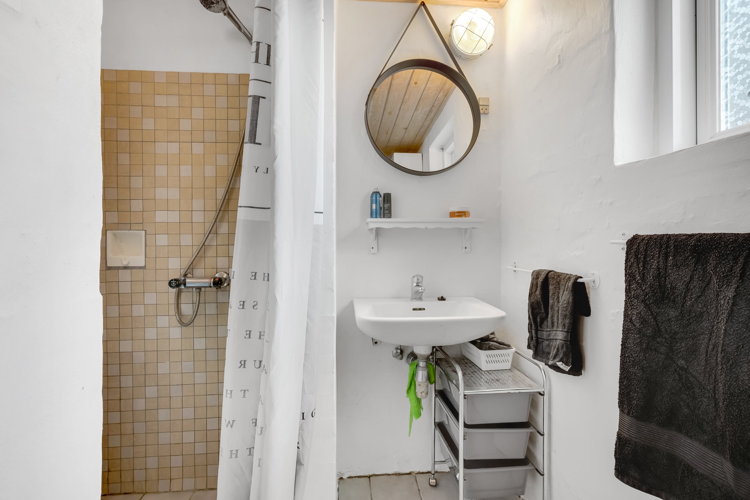 Fremhævet badeværelse billede i fuldskærmstilstand. Billede af Thyborønvej 12, Klinkby, 7620 Lemvig