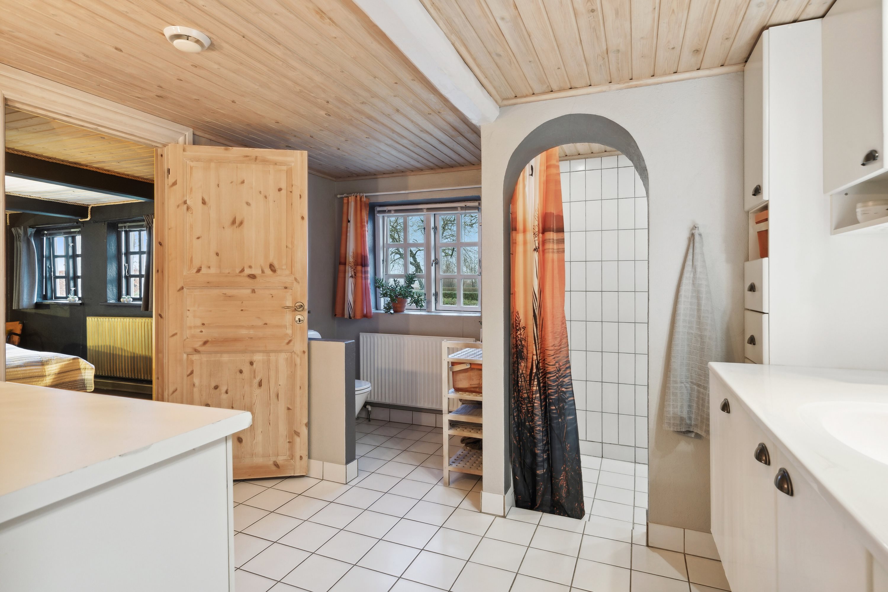 Fremhævet badeværelse billede i fuldskærmstilstand. Billede af Lindbjergvej 82, Lindbjerg, 8930 Randers NØ