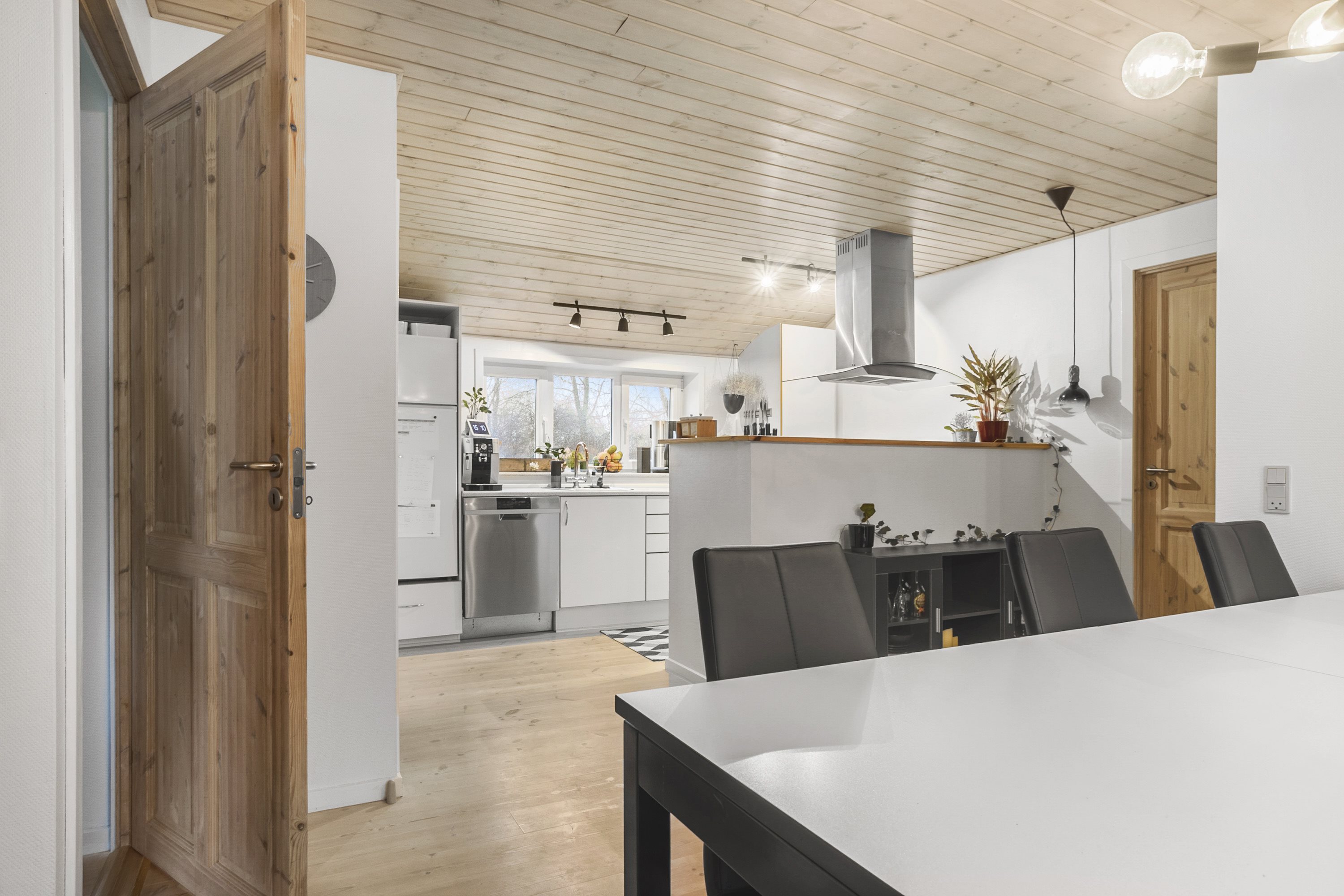 Fremhævet køkken billede i fuldskærmstilstand. Billede af Andstvej 3, 6621 Gesten