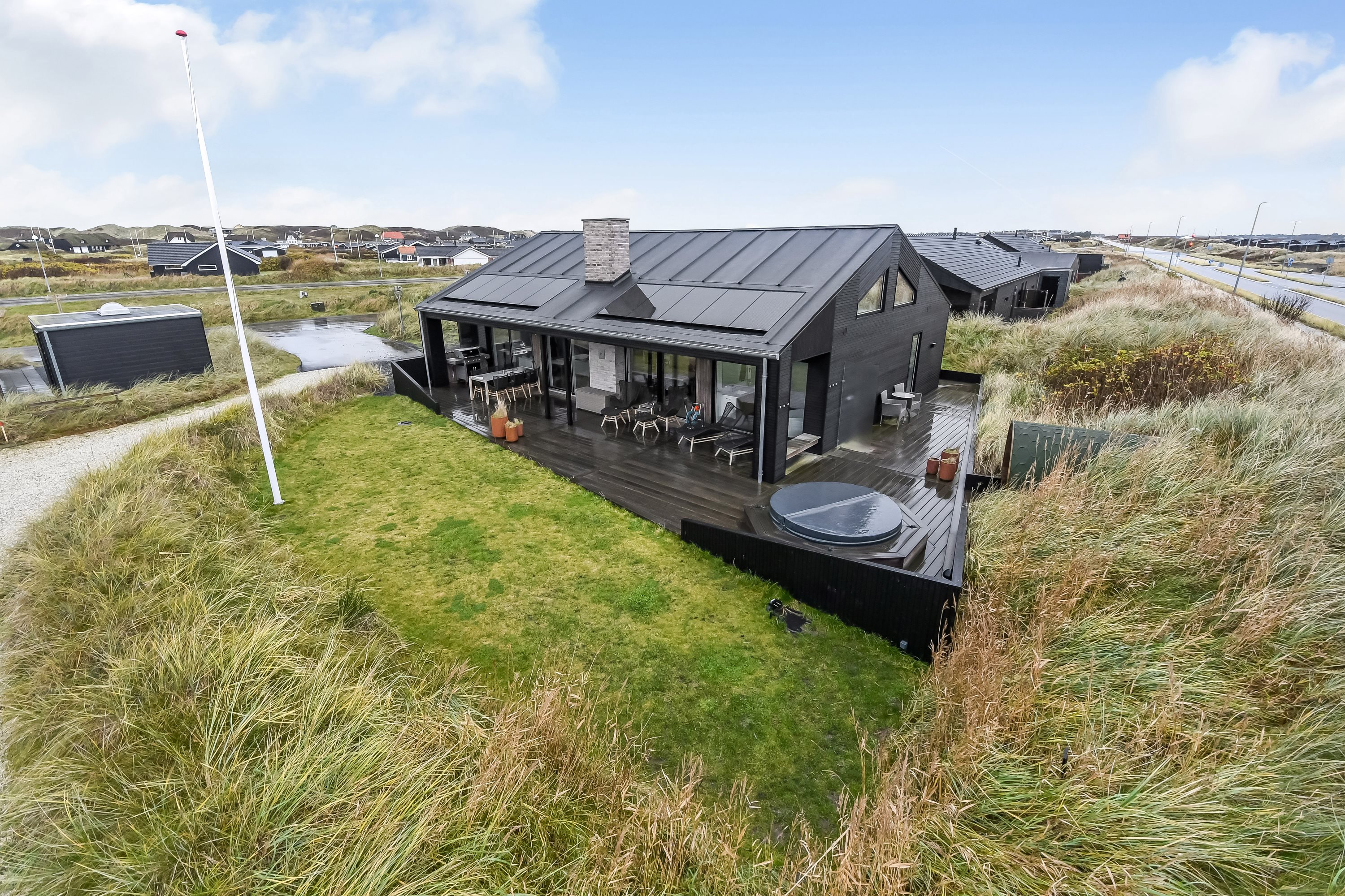 Fremhævet ejendommen billede i fuldskærmstilstand. Billede af Lodbergsvej 74, Søndervig, 6950 Ringkøbing