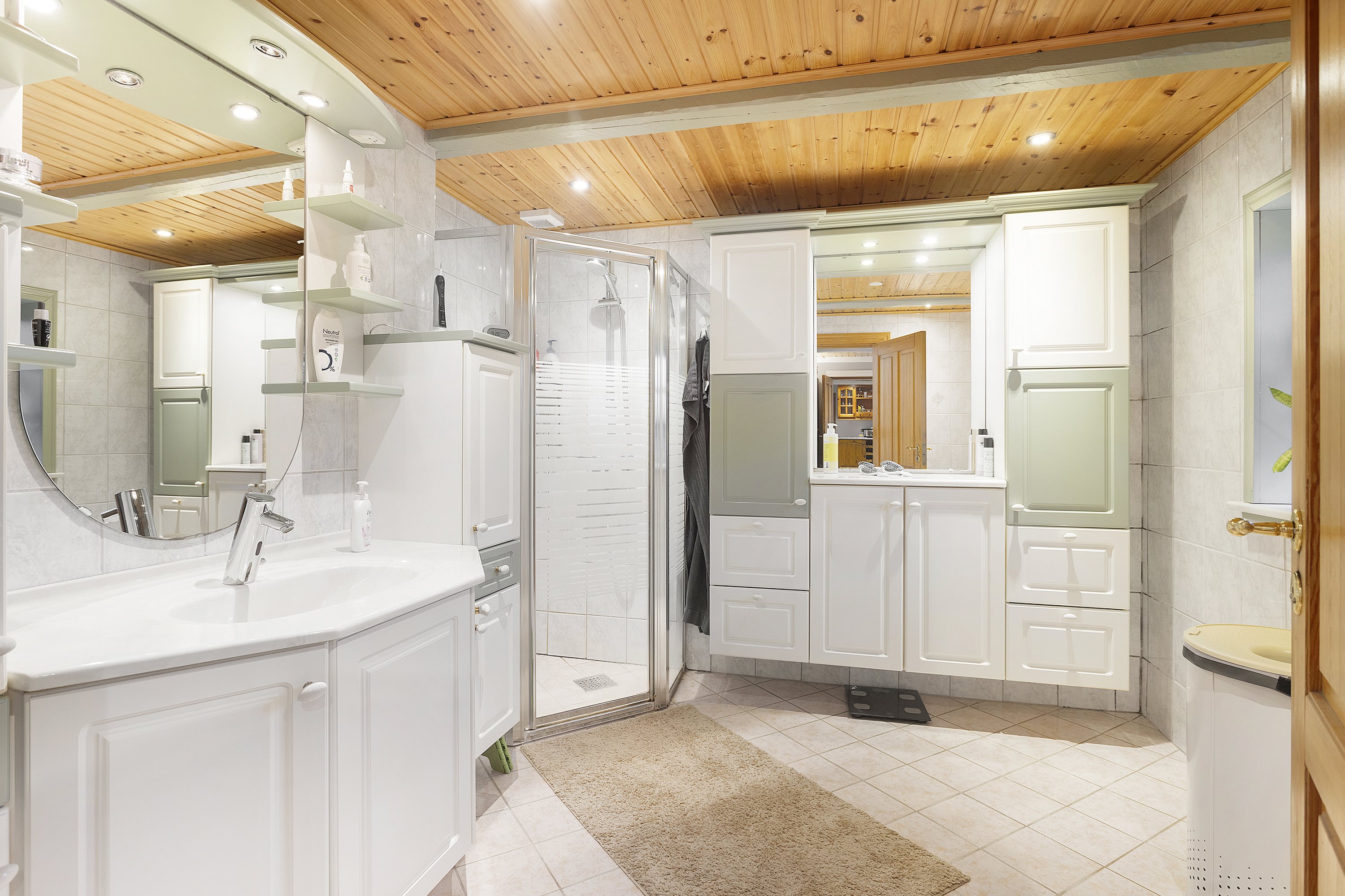 Fremhævet badeværelse billede i fuldskærmstilstand. Billede af Valmuevej 10, 9740 Jerslev J