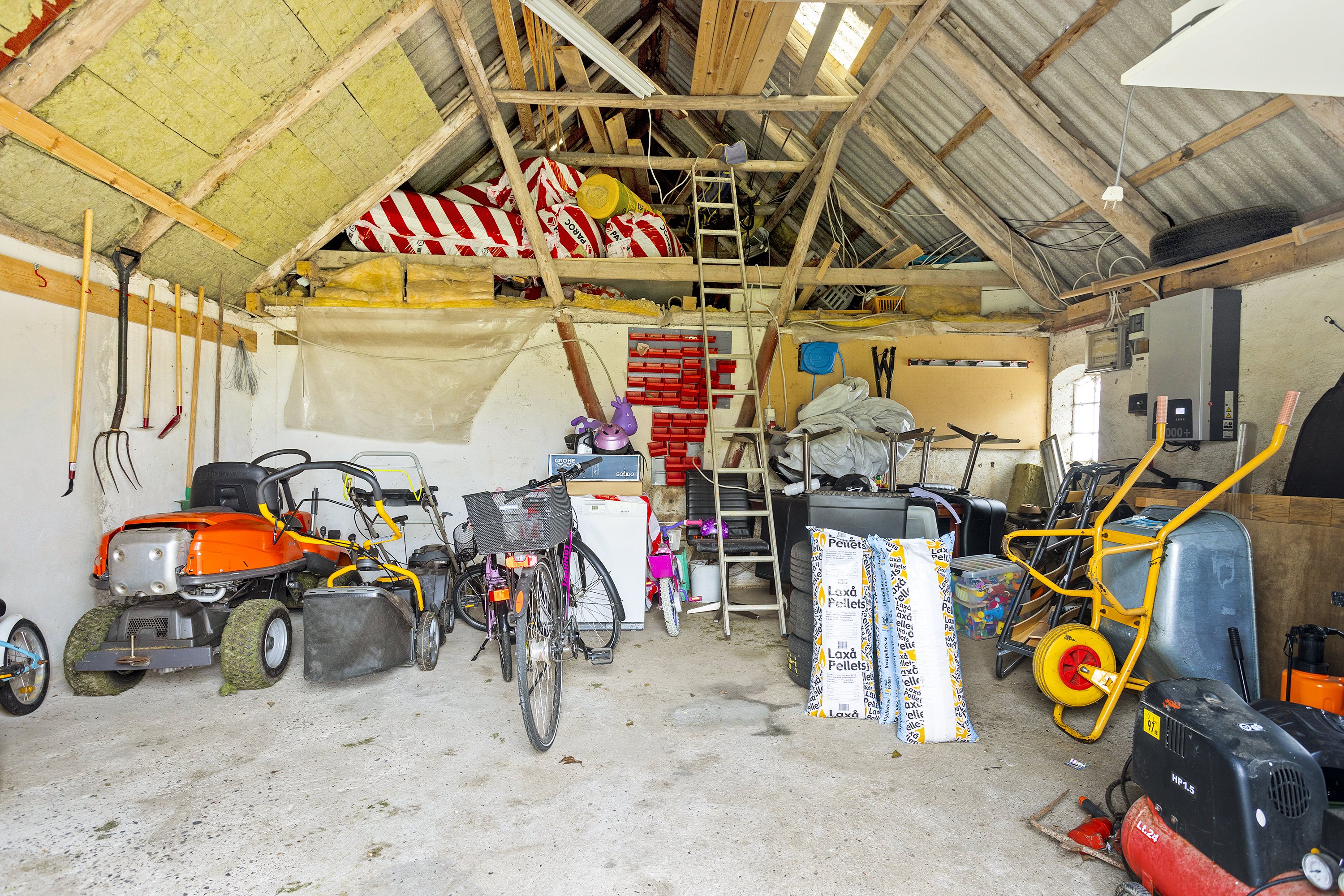 Fremhævet garage billede i fuldskærmstilstand. Billede af Valmuevej 10, 9740 Jerslev J