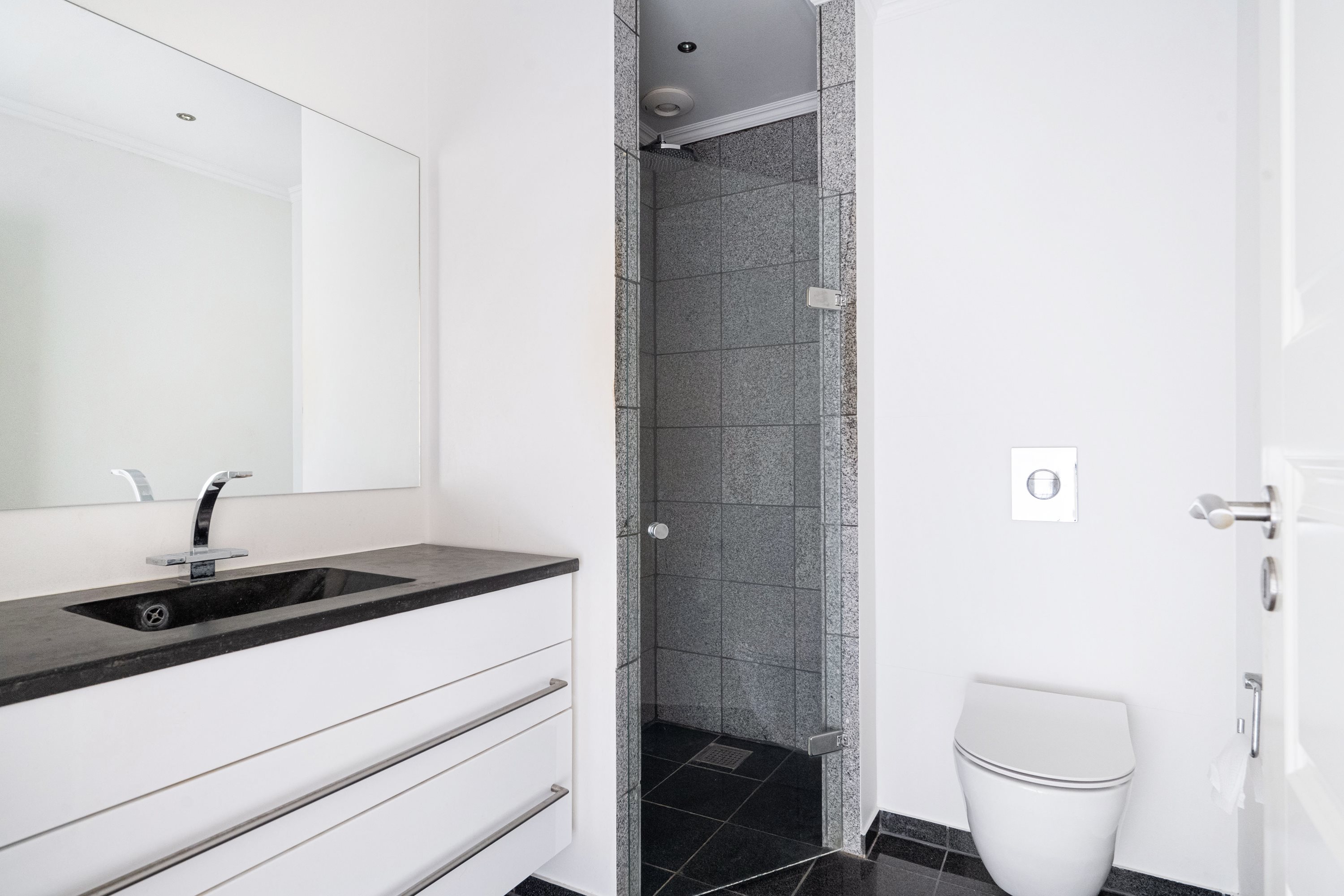 Fremhævet badeværelse billede i fuldskærmstilstand. Billede af Danmarksgade 33A, 2. 1., 9900 Frederikshavn