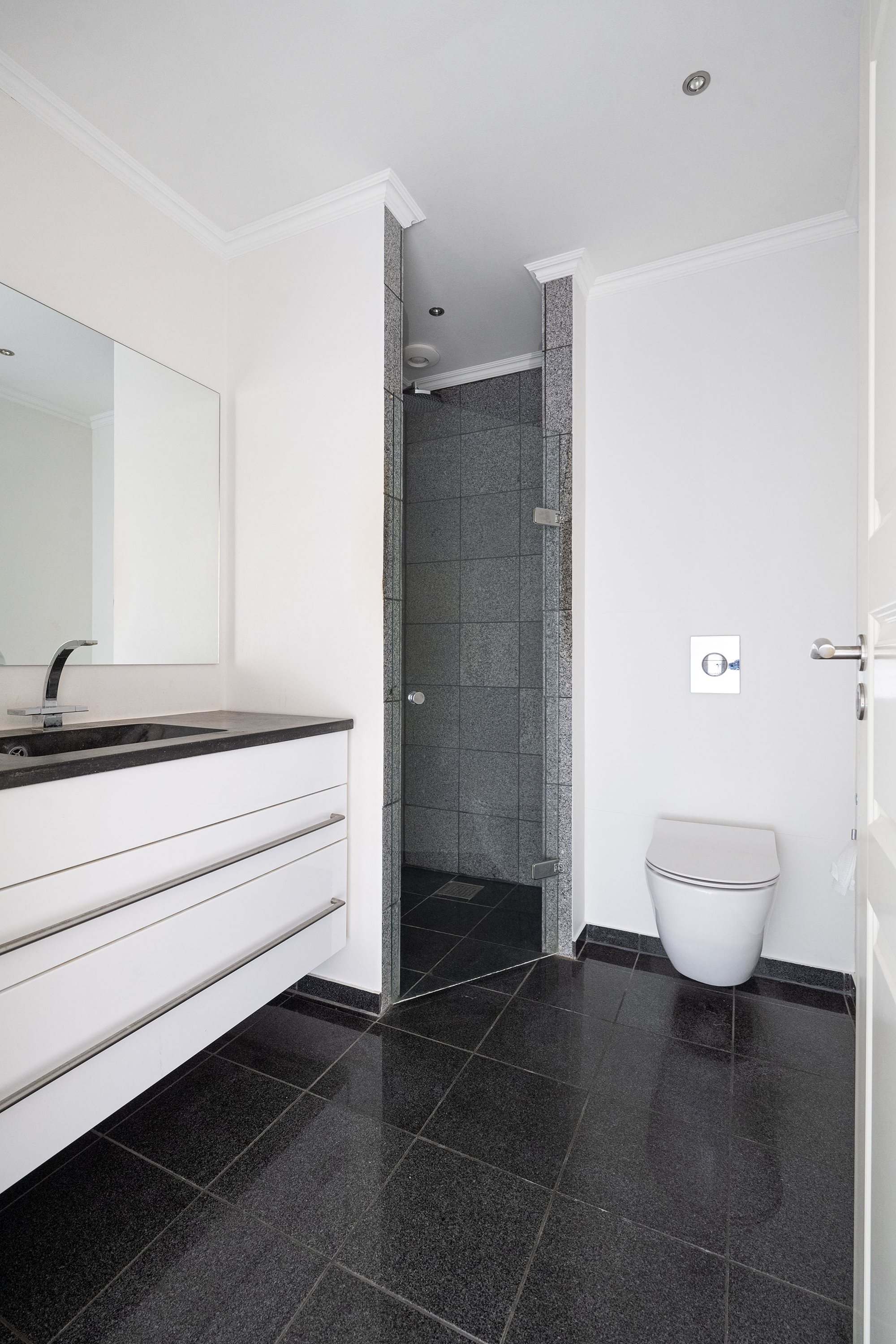 Fremhævet badeværelse billede i fuldskærmstilstand. Billede af Danmarksgade 33A, 2. 1., 9900 Frederikshavn