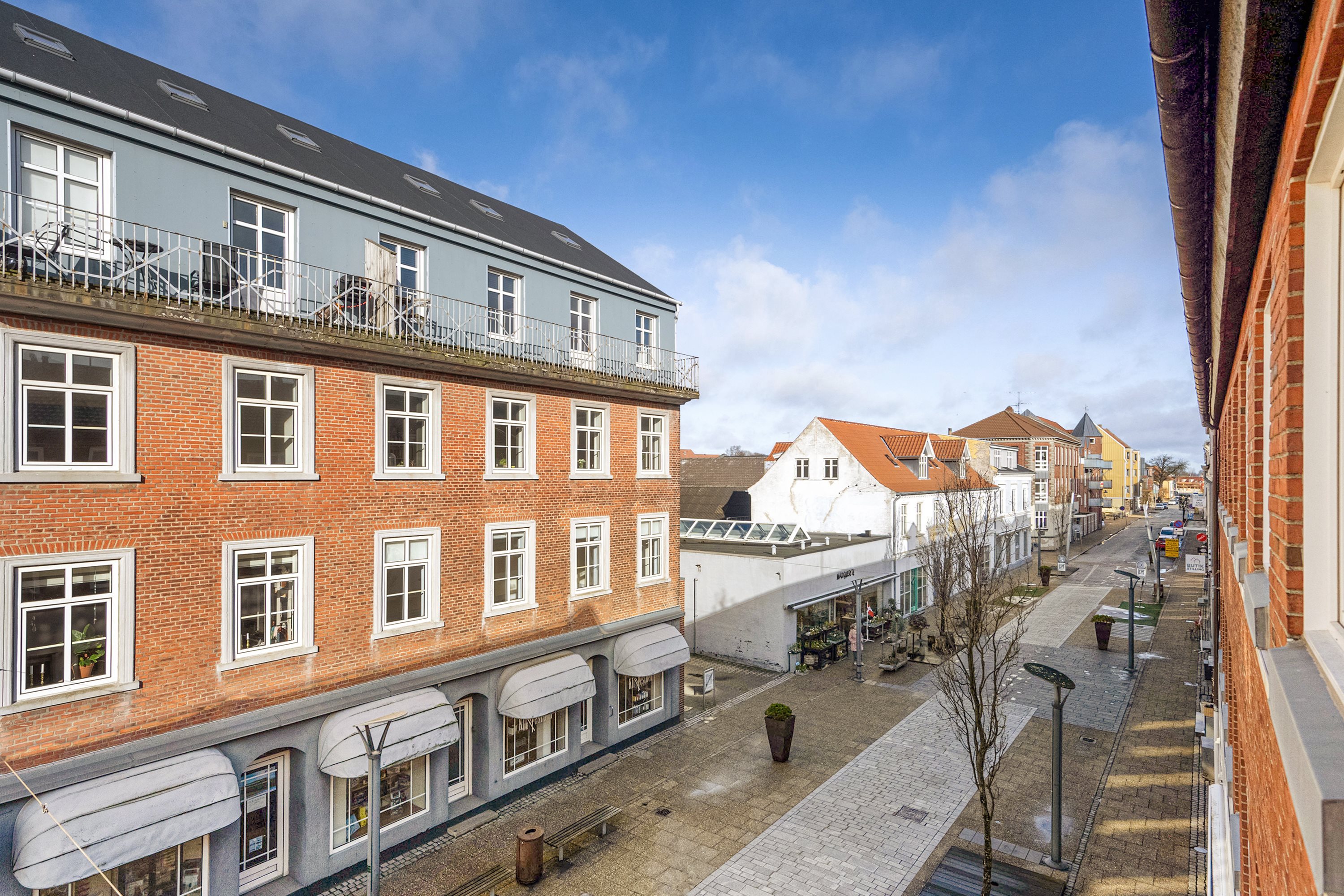 Fremhævet udsigt billede i fuldskærmstilstand. Billede af Danmarksgade 33A, 2. 1., 9900 Frederikshavn