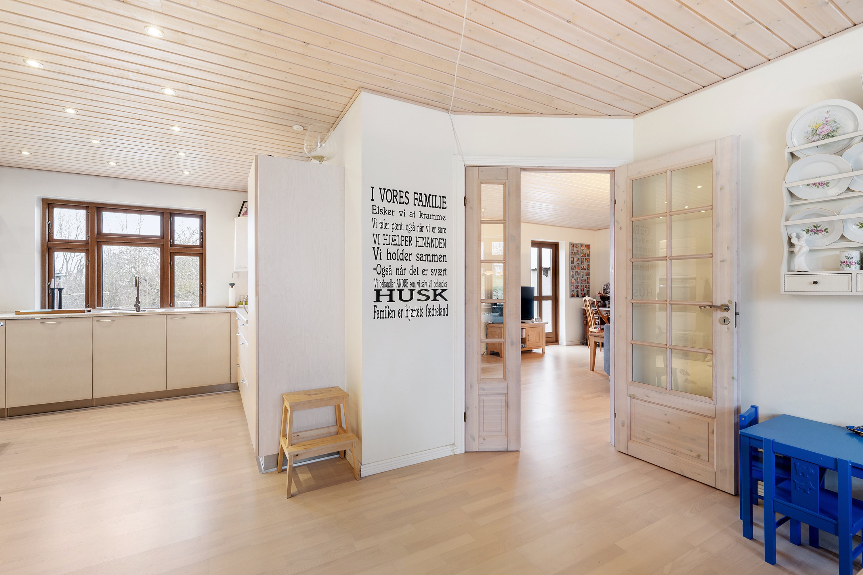 Fremhævet stue billede i fuldskærmstilstand. Billede af Ballevej 8, Tirstrup, 8400 Ebeltoft