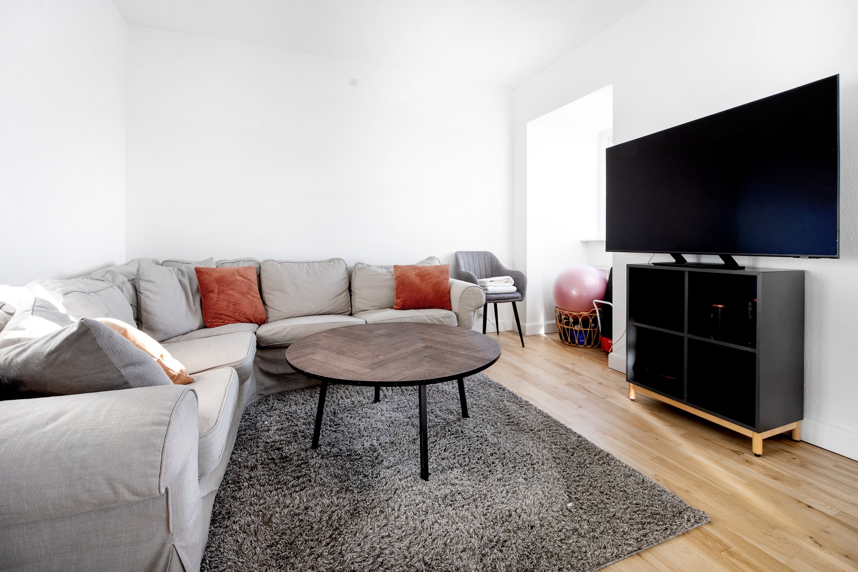 Fremhævet stue billede i fuldskærmstilstand. Billede af Mørdrupvej 69, 1. mf., Mørdrup, 3060 Espergærde