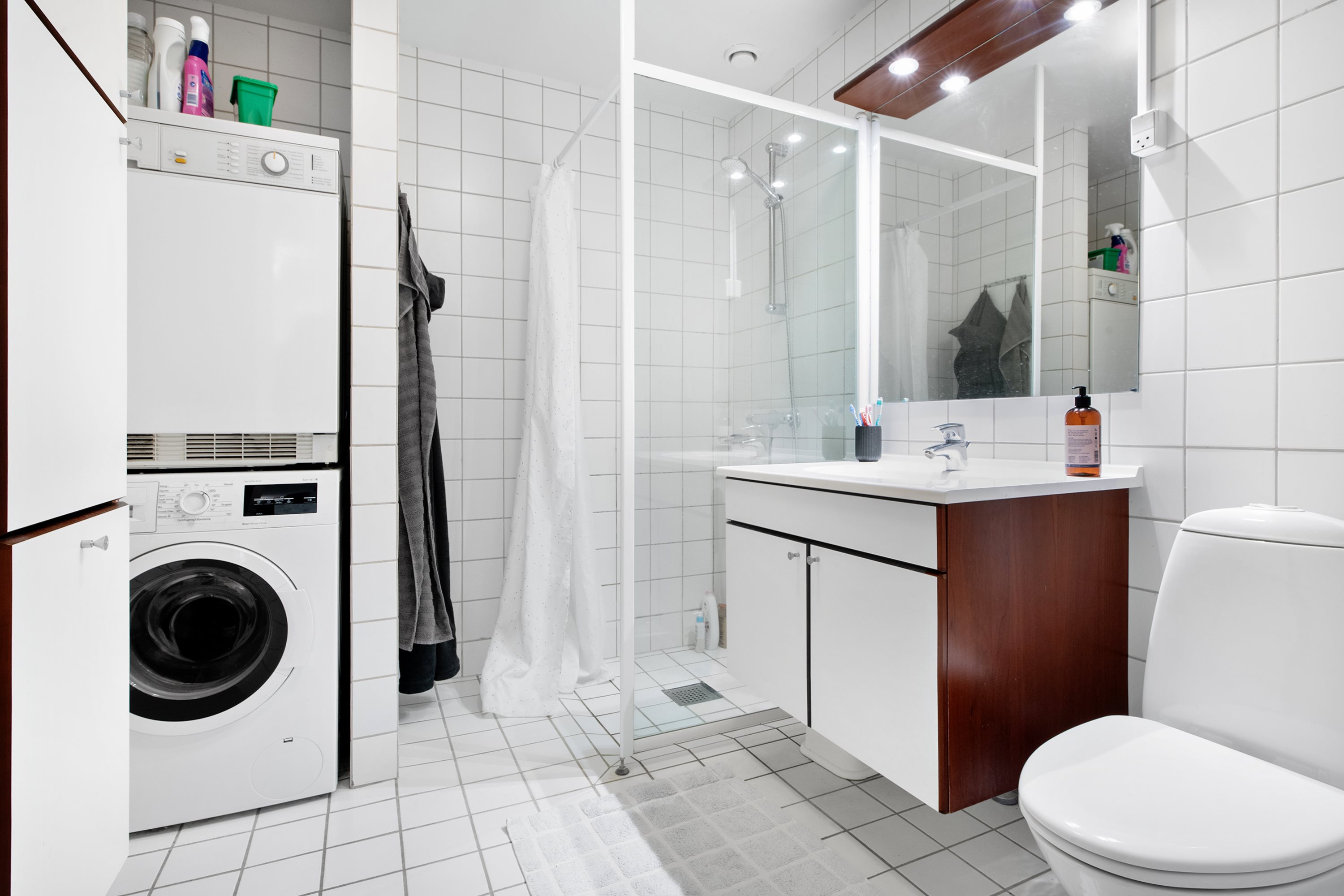 Fremhævet badeværelse billede i fuldskærmstilstand. Billede af Mørdrupvej 69, 1. mf., Mørdrup, 3060 Espergærde