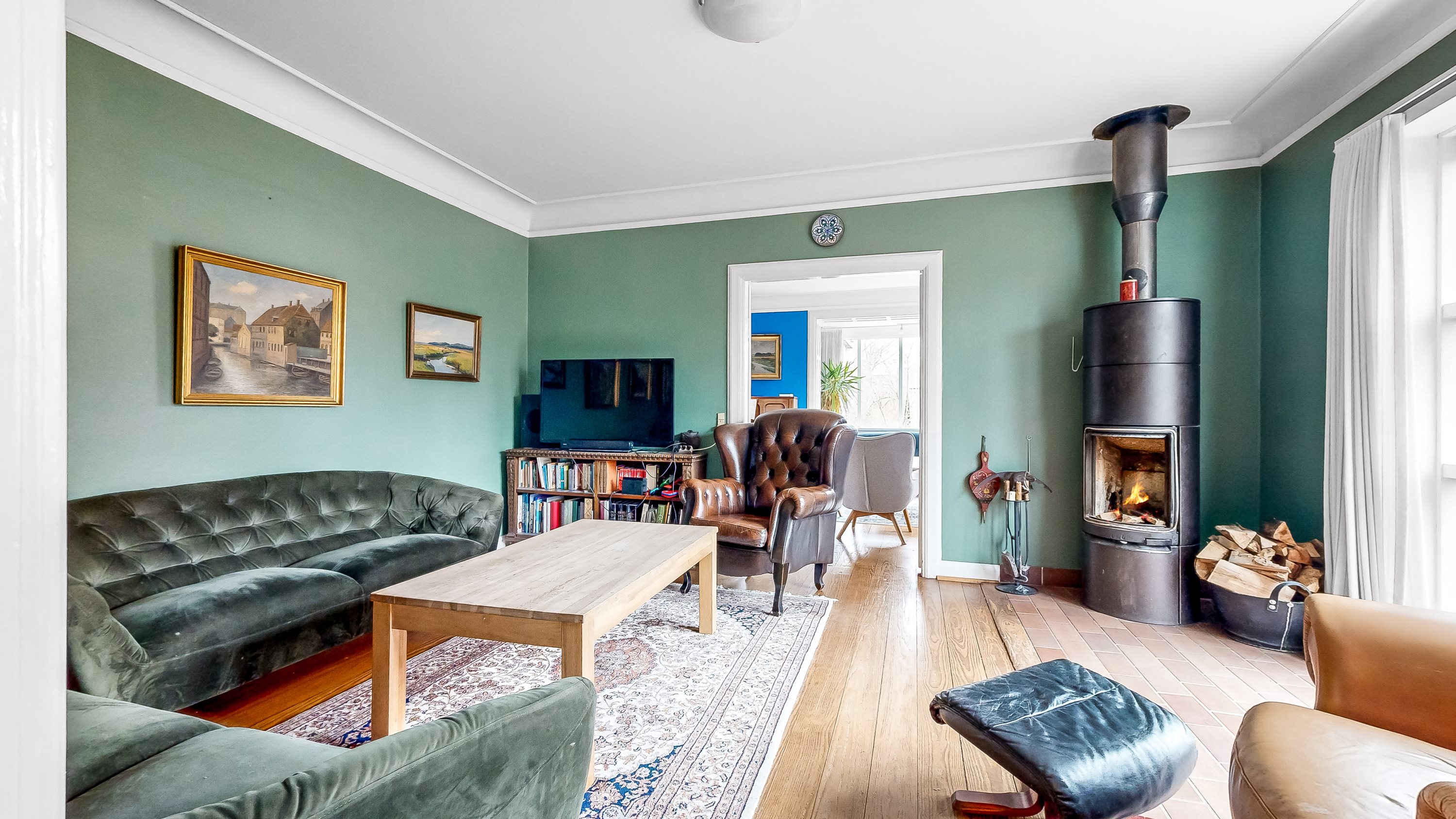 Fremhævet stue billede i fuldskærmstilstand. Billede af Hybenvej 5, Vammen, 8830 Tjele