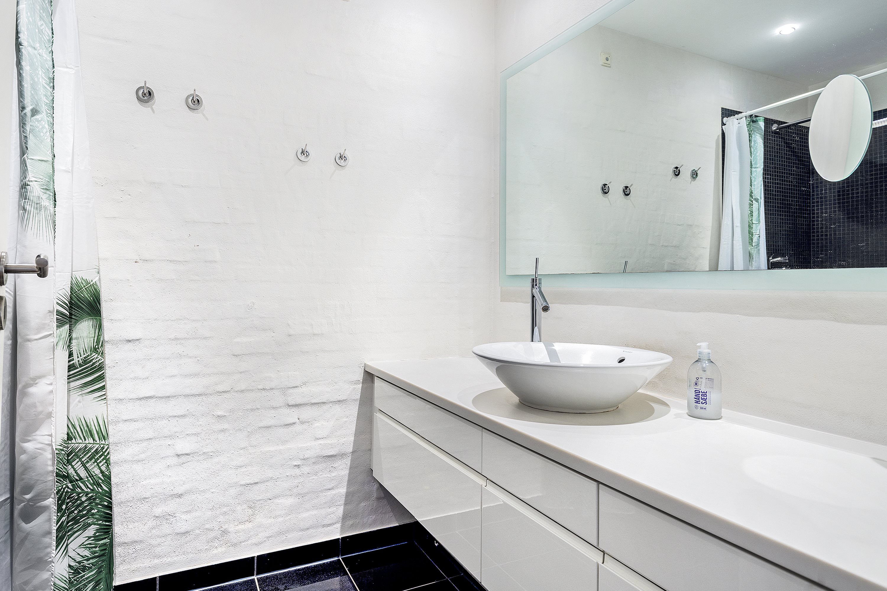 Fremhævet badeværelse billede i fuldskærmstilstand. Billede af Højensvej 32A, Gl. Skagen, 9990 Skagen