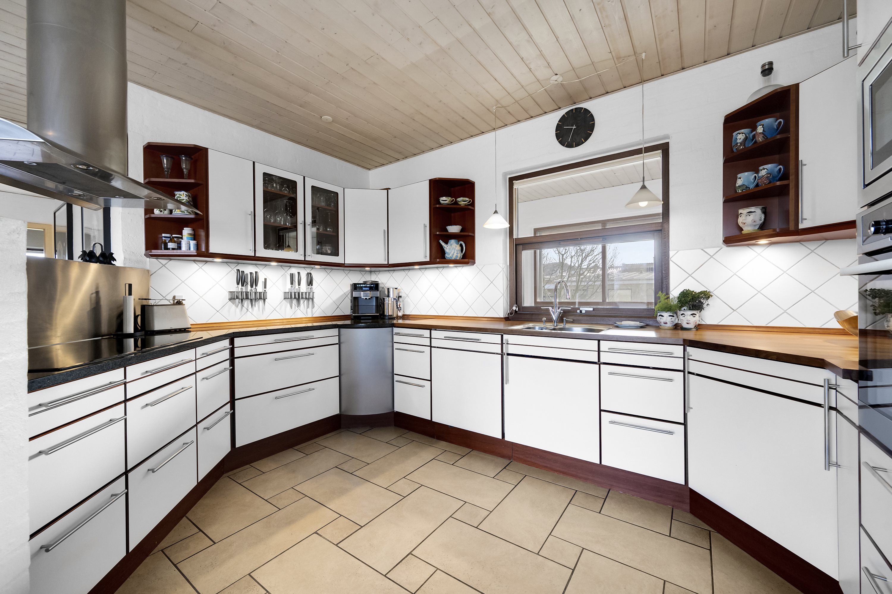 Miniaturebillede 1: køkken. Billede af Ravnhøj 2, Hasseris, 9000 Aalborg