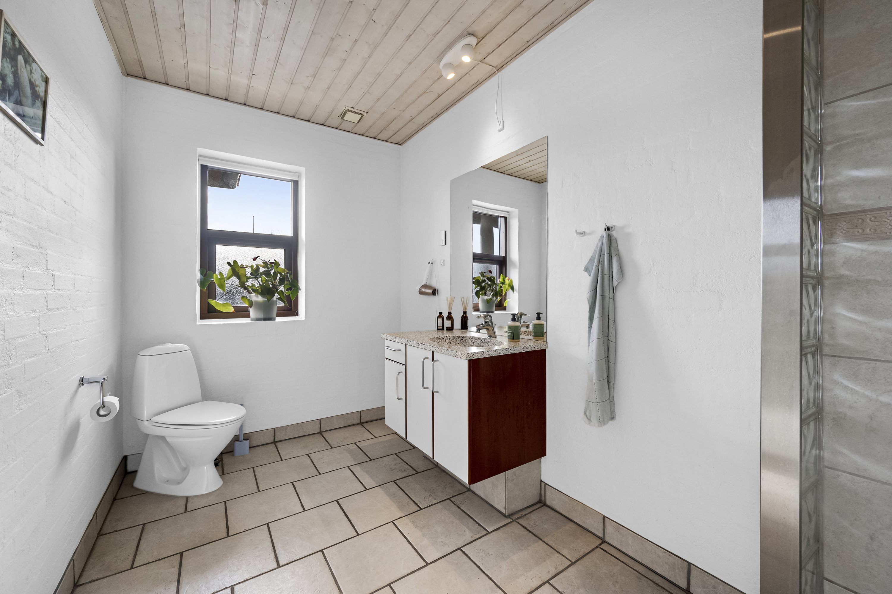 Fremhævet badeværelse billede i fuldskærmstilstand. Billede af Ravnhøj 2, Hasseris, 9000 Aalborg