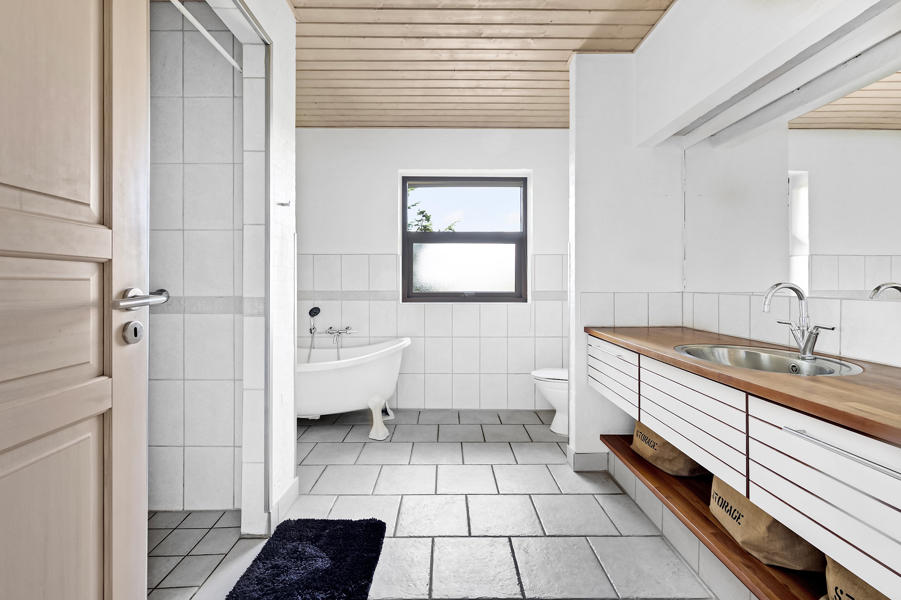 Fremhævet badeværelse billede i fuldskærmstilstand. Billede af Ravnhøj 2, Hasseris, 9000 Aalborg