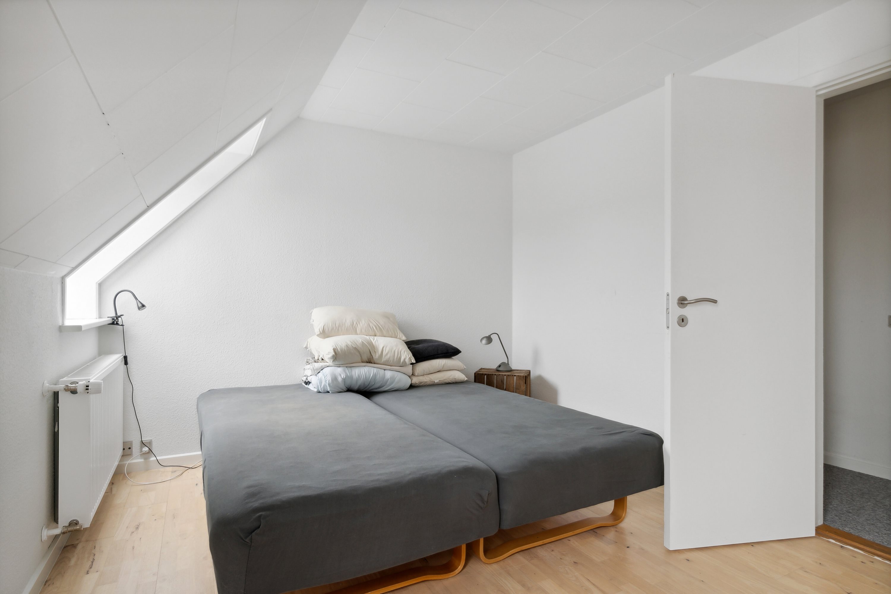 Fremhævet soveværelse billede i fuldskærmstilstand. Billede af Snevrevej 4A, Højrup,Horne, 9850 Hirtshals