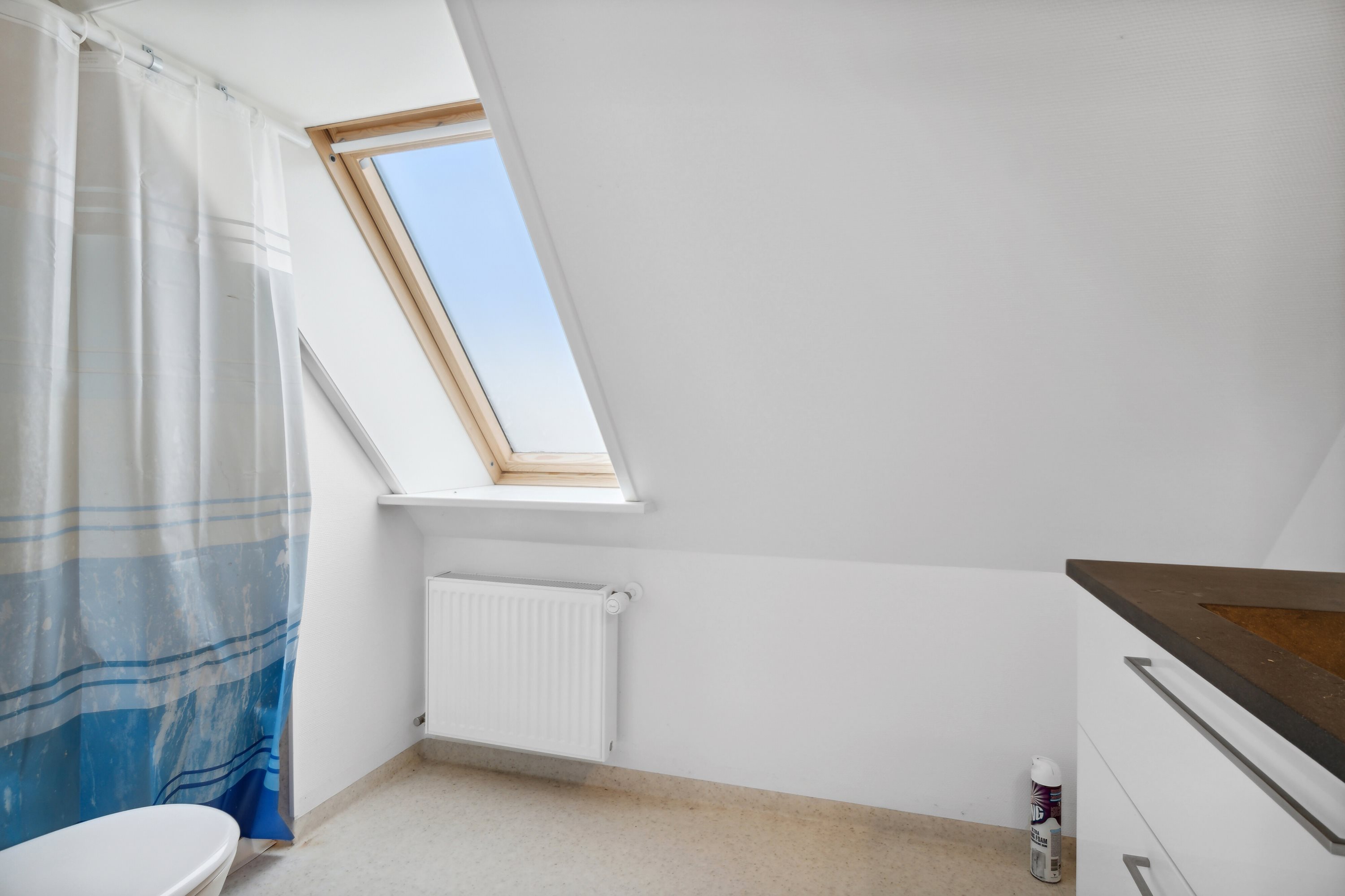 Fremhævet badeværelse billede i fuldskærmstilstand. Billede af Snevrevej 4A, Højrup,Horne, 9850 Hirtshals