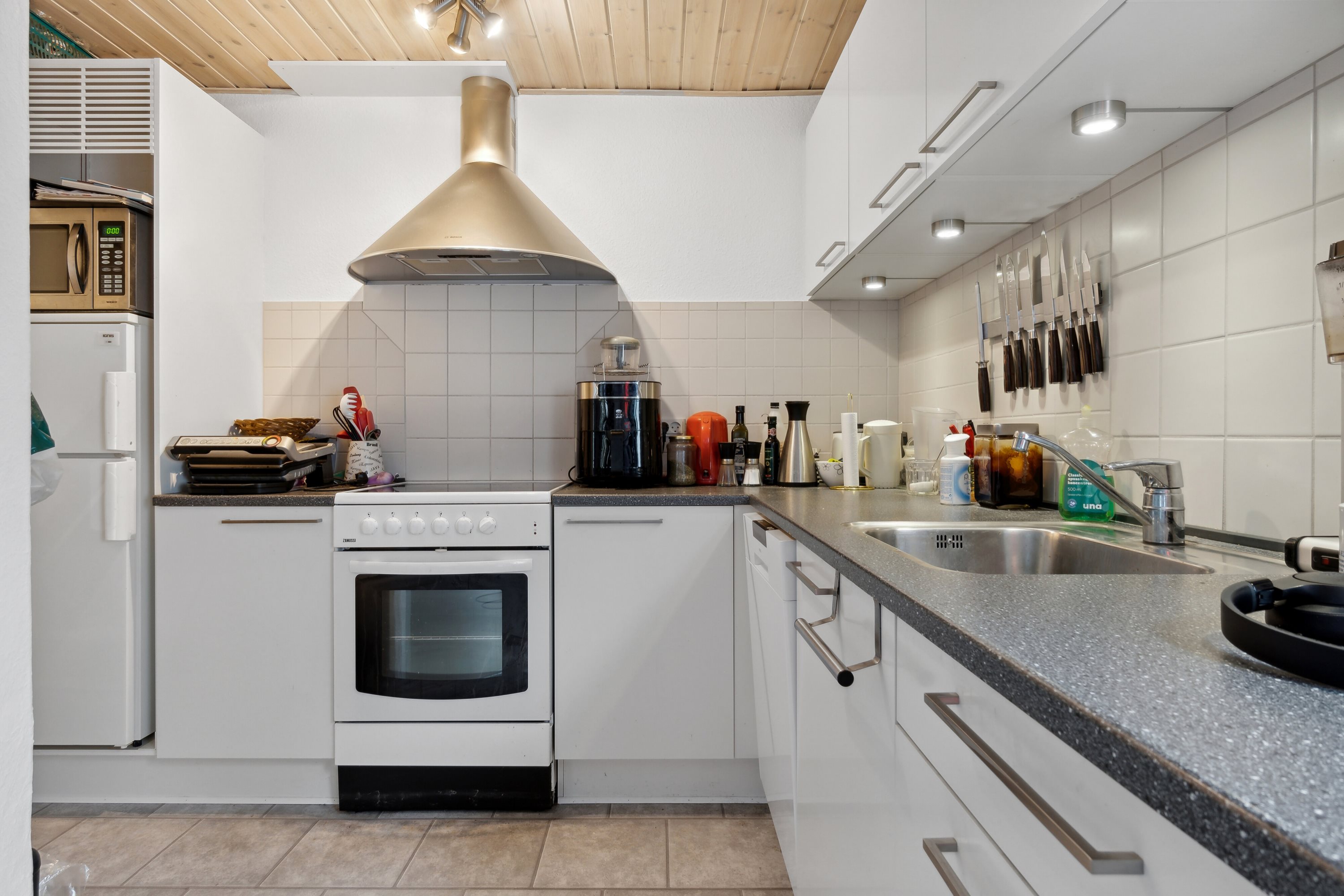 Fremhævet køkken billede i fuldskærmstilstand. Billede af Snevrevej 4A, Højrup,Horne, 9850 Hirtshals