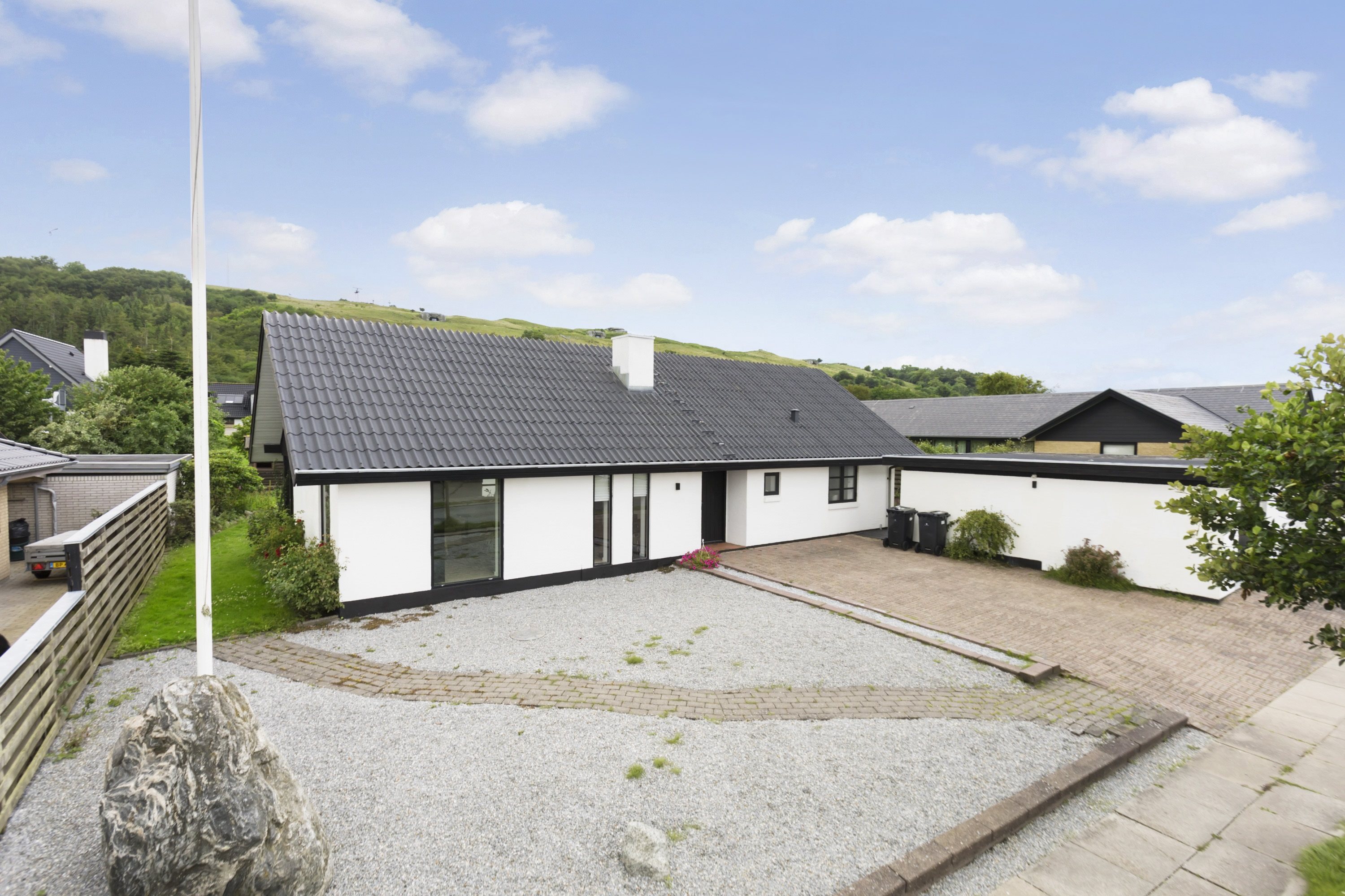 Miniaturebillede 2: facade. Billede af Holger Drachmanns Vej 2B, 9900 Frederikshavn