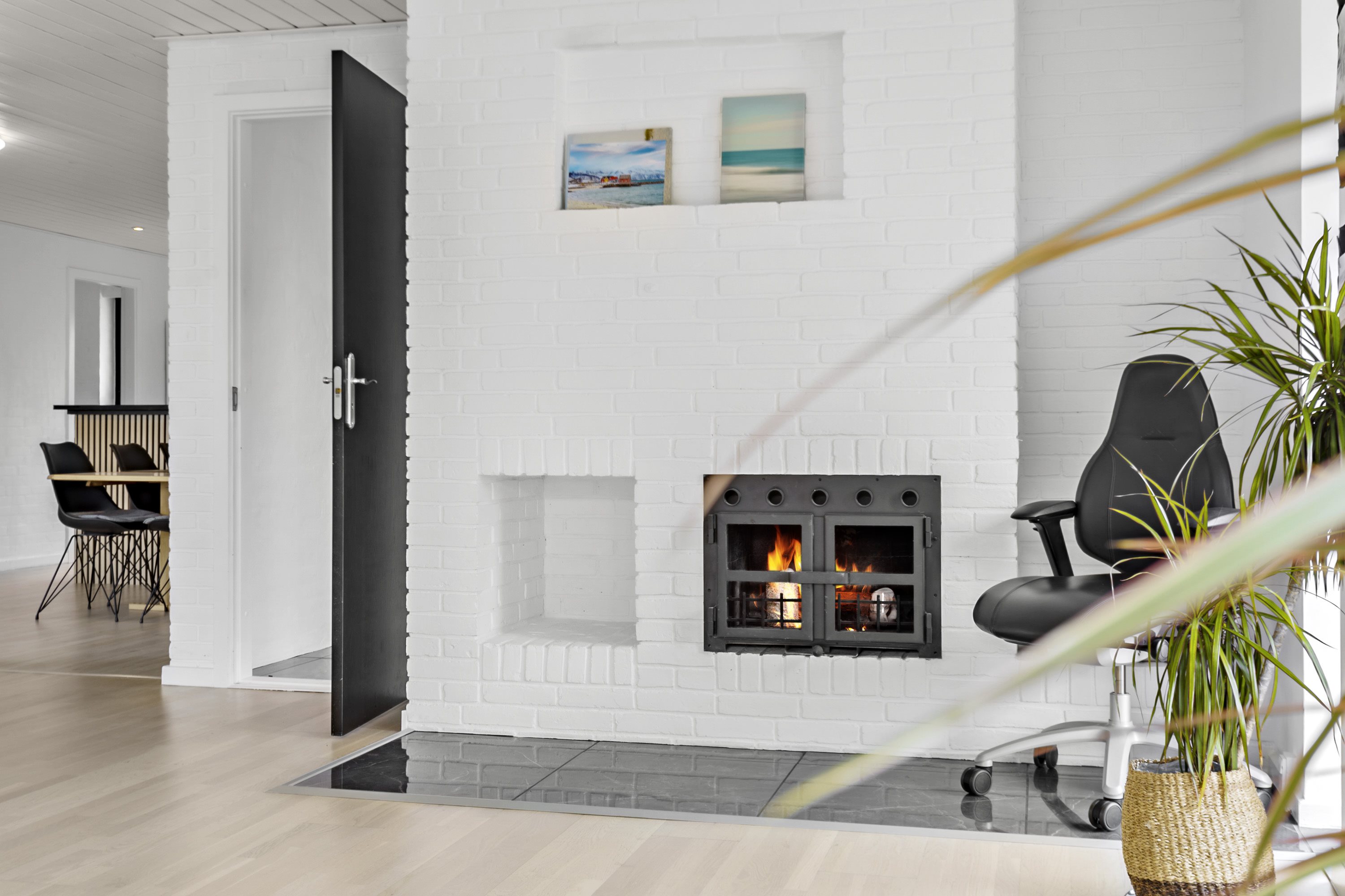 Fremhævet stue billede i fuldskærmstilstand. Billede af Holger Drachmanns Vej 2B, 9900 Frederikshavn