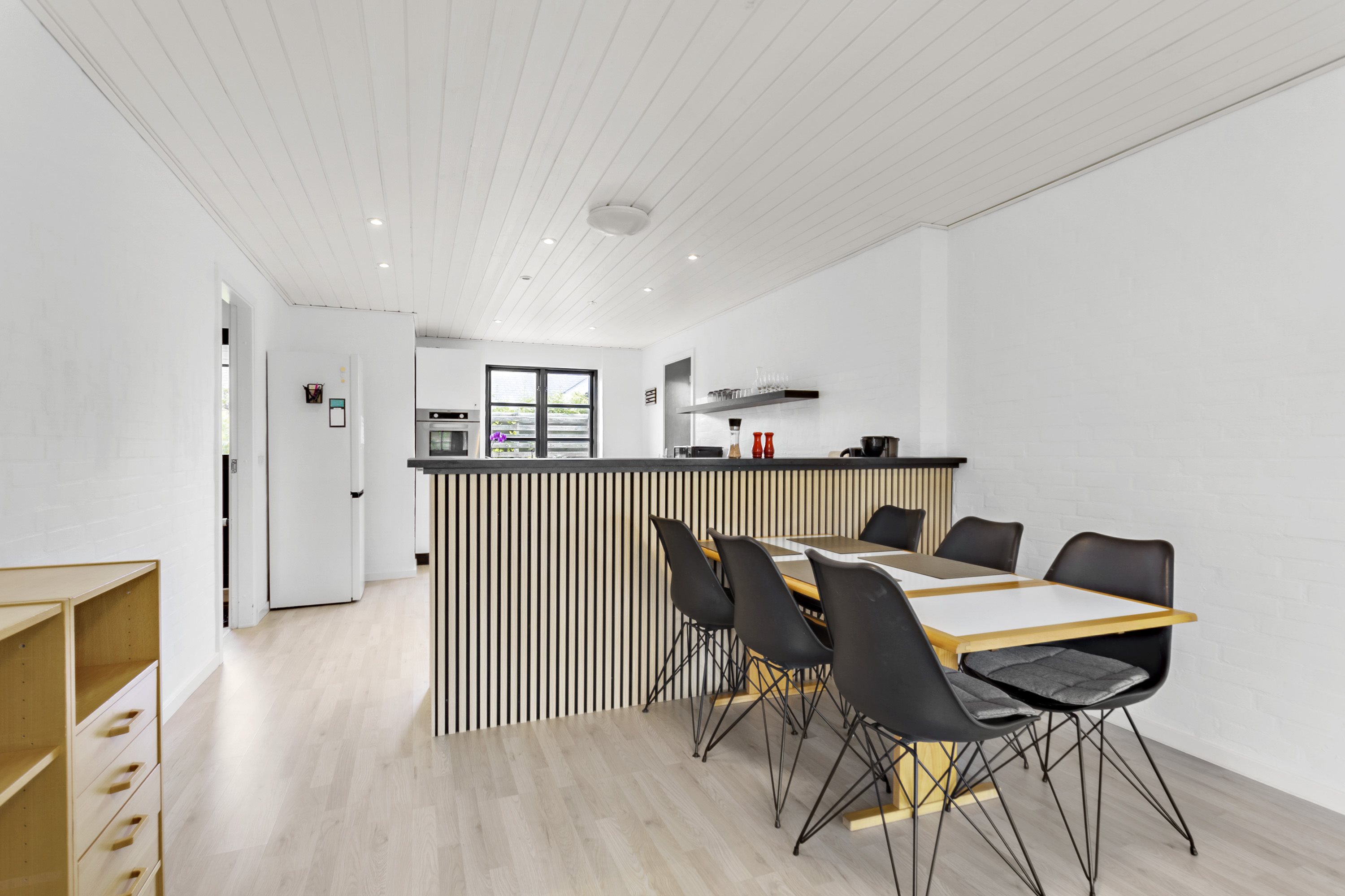 Fremhævet køkken billede i fuldskærmstilstand. Billede af Holger Drachmanns Vej 2B, 9900 Frederikshavn