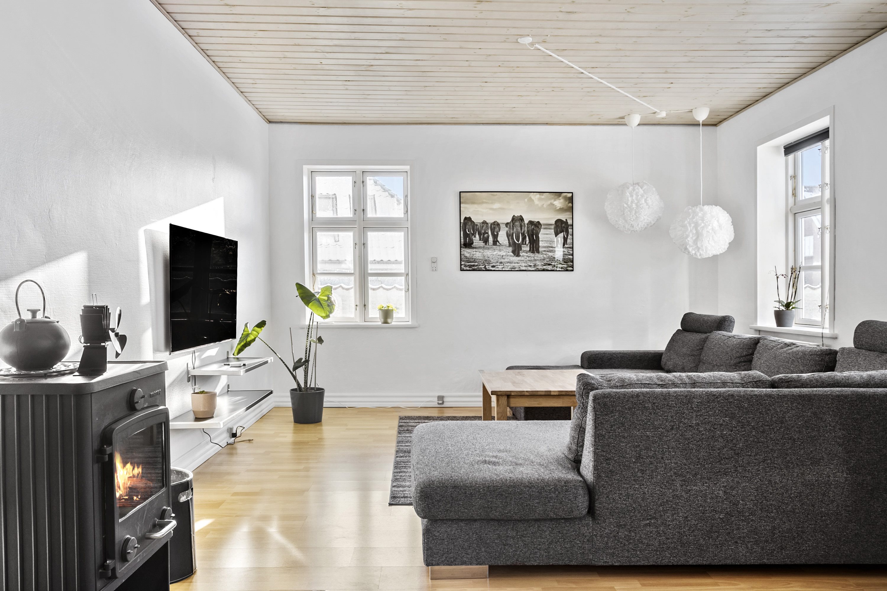 Fremhævet stue billede i fuldskærmstilstand. Billede af Svanevej 40, 6100 Haderslev