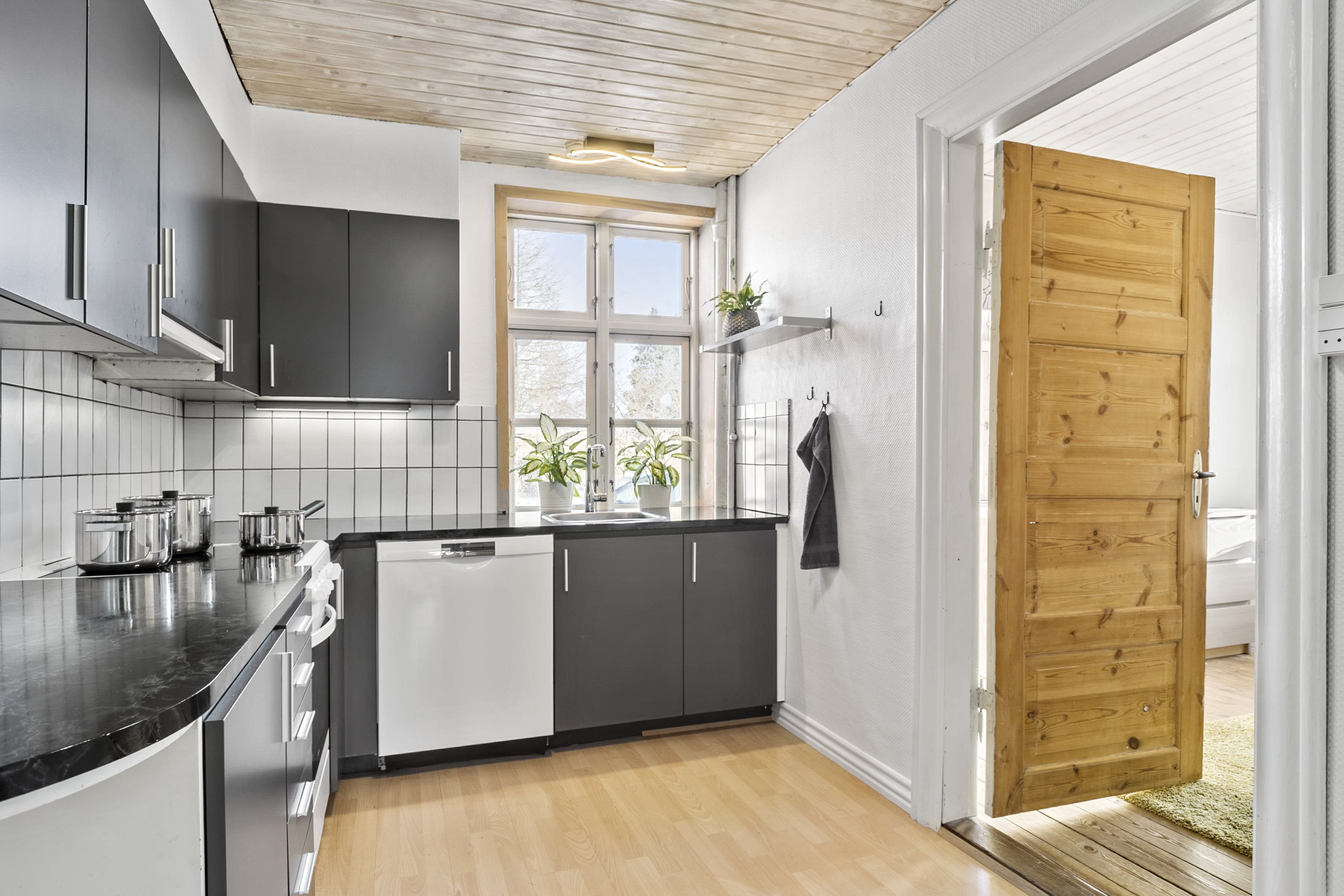 Fremhævet køkken billede i fuldskærmstilstand. Billede af Svanevej 40, 6100 Haderslev