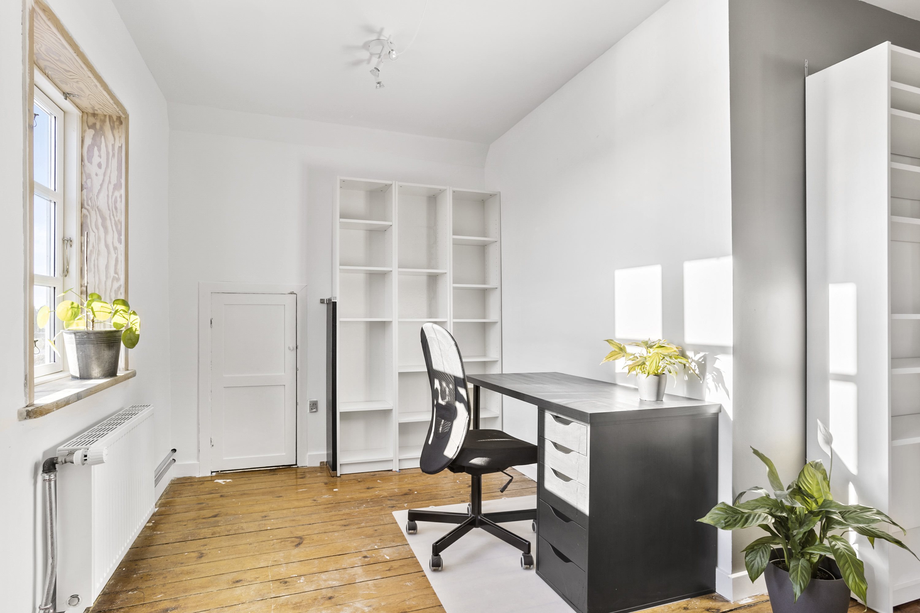 Fremhævet kontor billede i fuldskærmstilstand. Billede af Svanevej 40, 6100 Haderslev