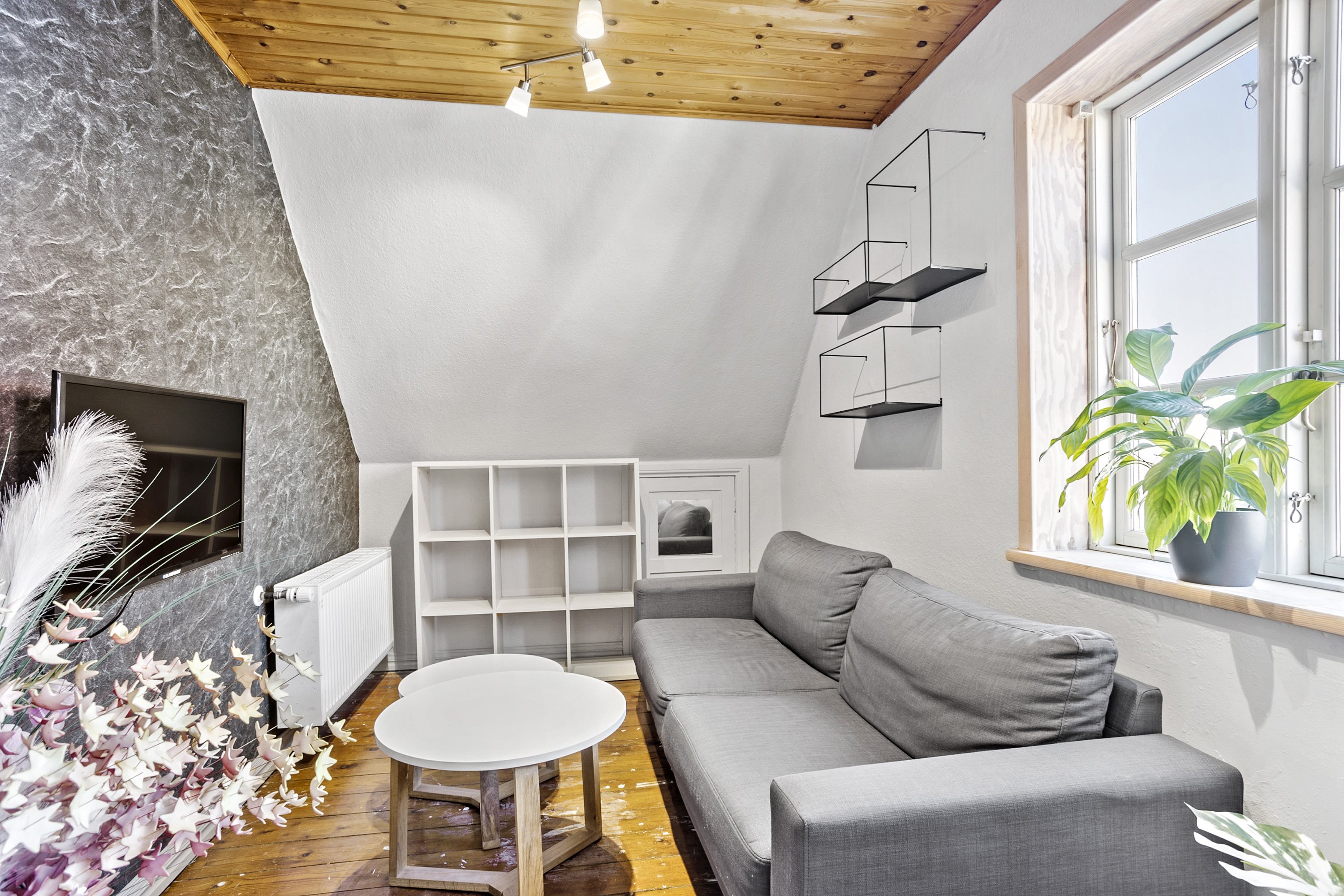 Fremhævet stue billede i fuldskærmstilstand. Billede af Svanevej 40, 6100 Haderslev