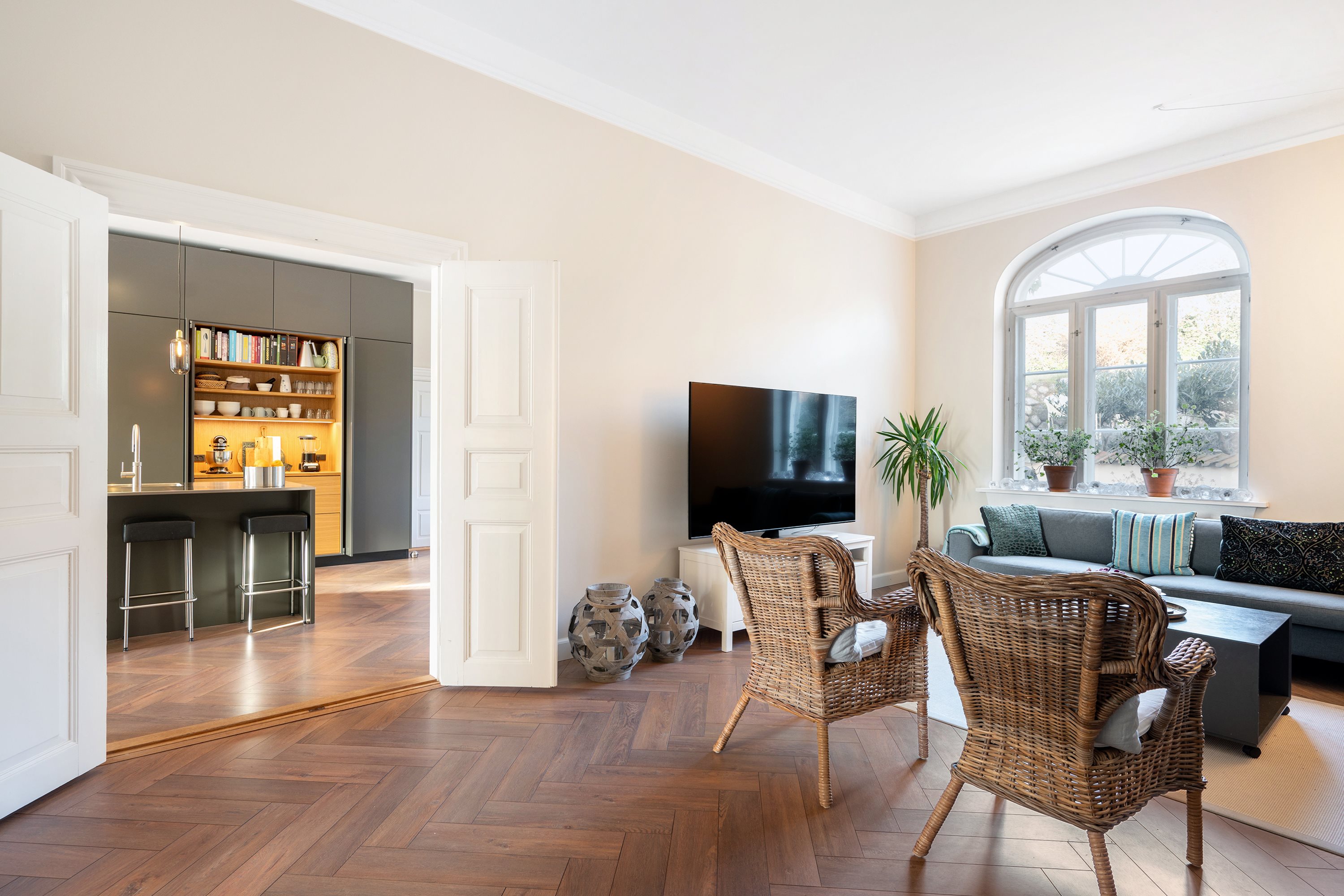 Fremhævet stue billede i fuldskærmstilstand. Billede af Overgade 17, 8400 Ebeltoft