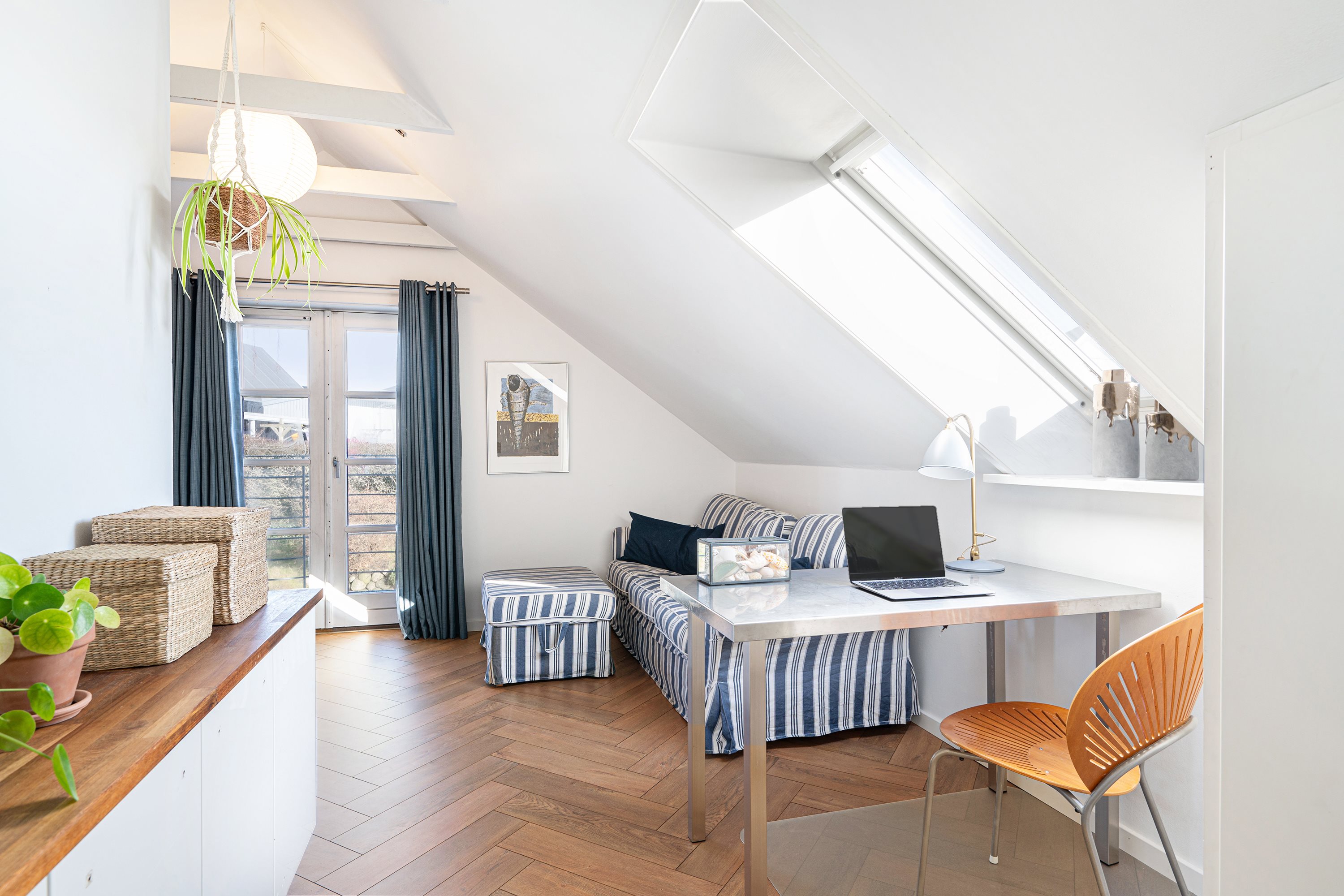 Fremhævet stue billede i fuldskærmstilstand. Billede af Overgade 17, 8400 Ebeltoft