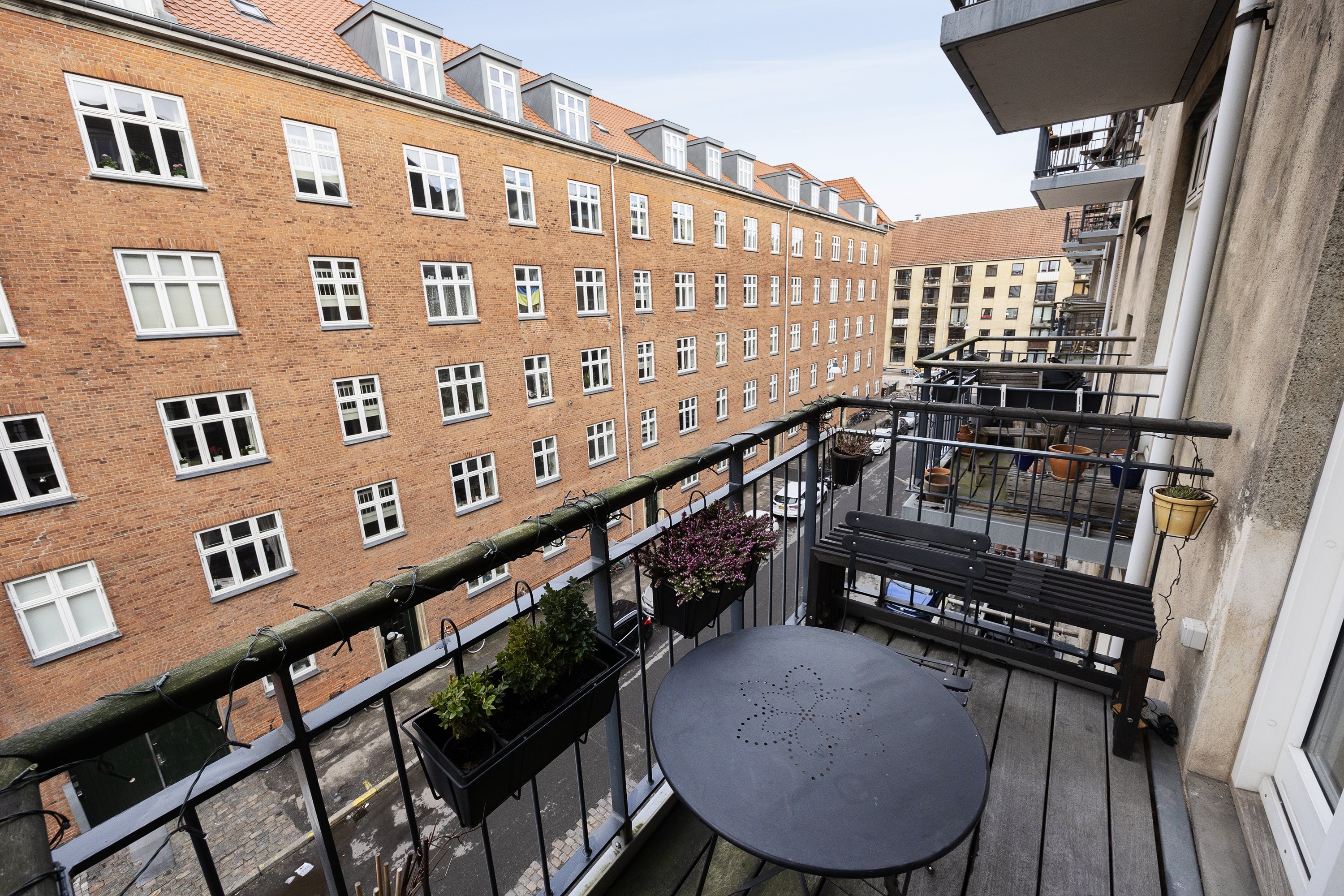 Fremhævet altan billede i fuldskærmstilstand. Billede af Andreas Bjørns Gade 18, 3. tv., 1428 København K