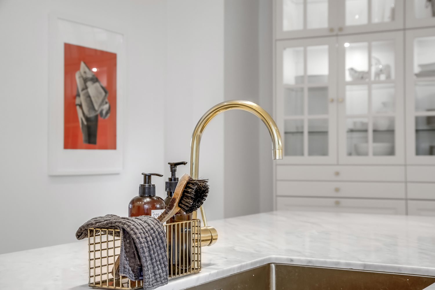 Fremhævet andet billede i fuldskærmstilstand. Billede af Mageløs 10, 2. th., 5000 Odense C