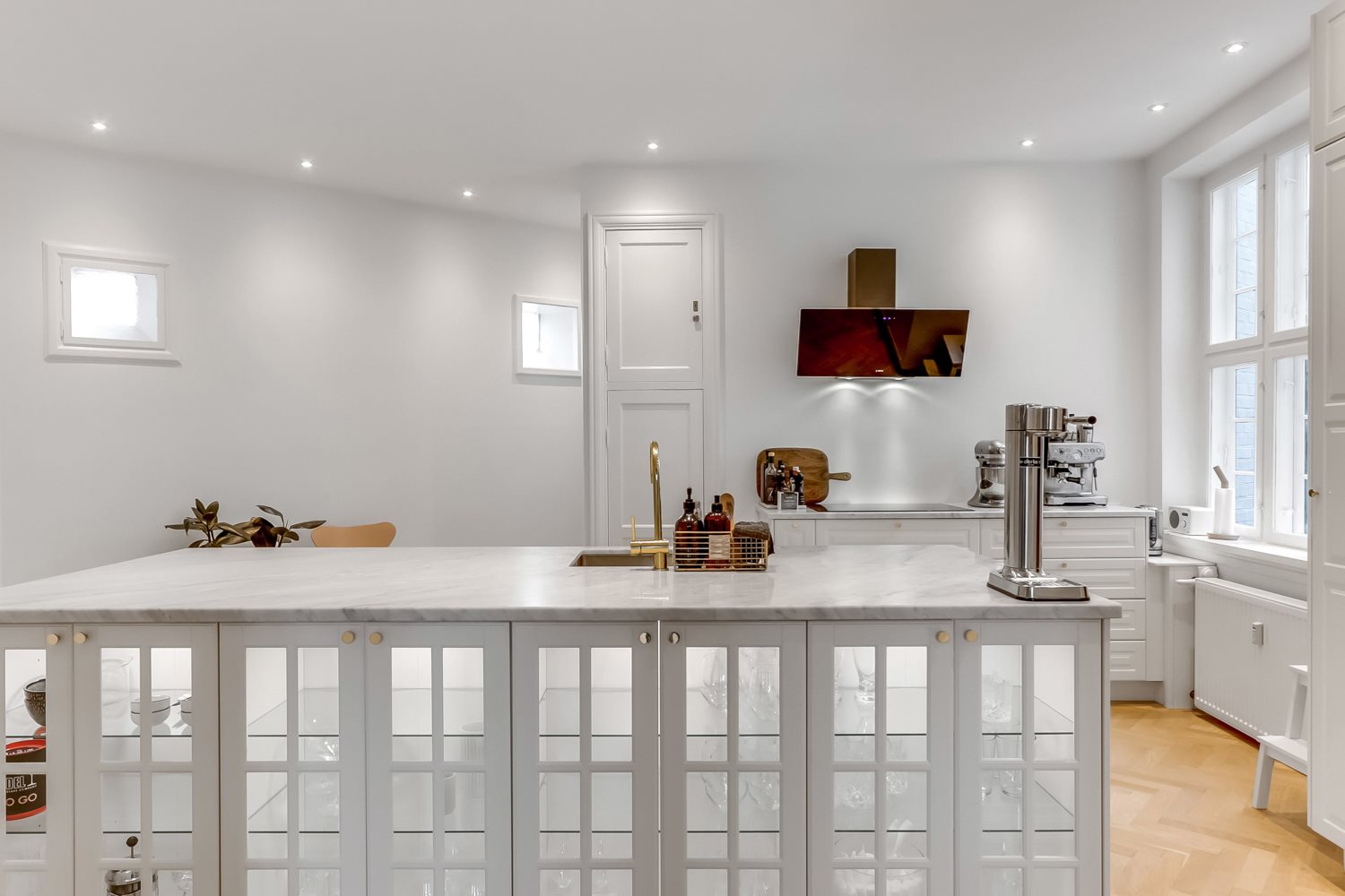 Fremhævet køkken billede i fuldskærmstilstand. Billede af Mageløs 10, 2. th., 5000 Odense C