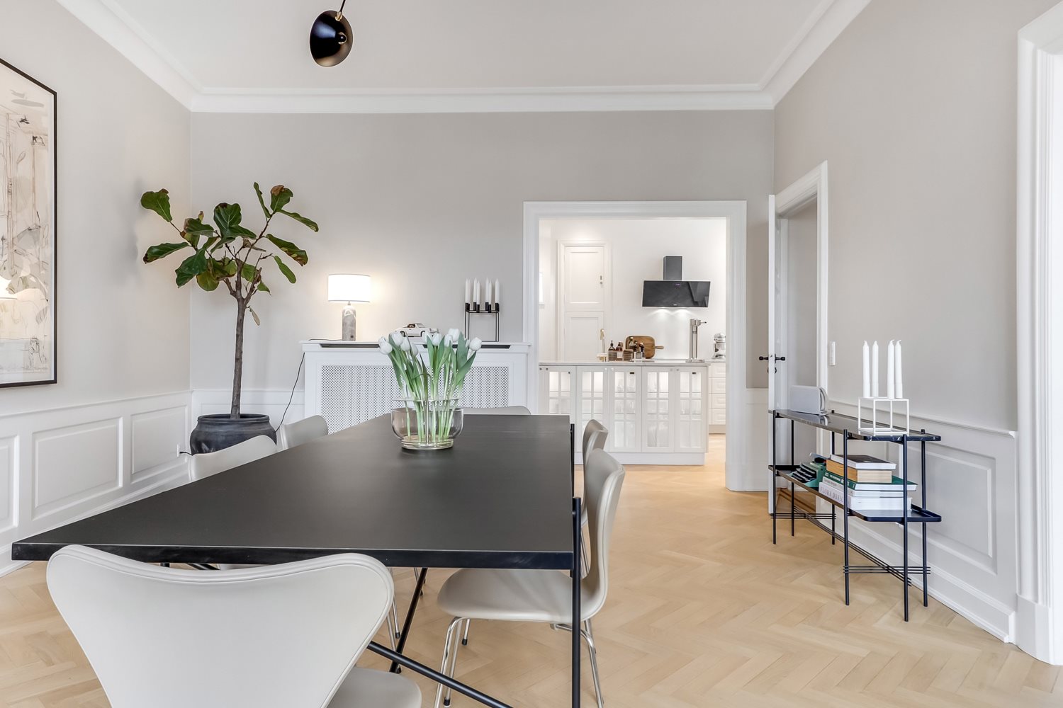 Miniaturebillede 1: stue. Billede af Mageløs 10, 2. th., 5000 Odense C