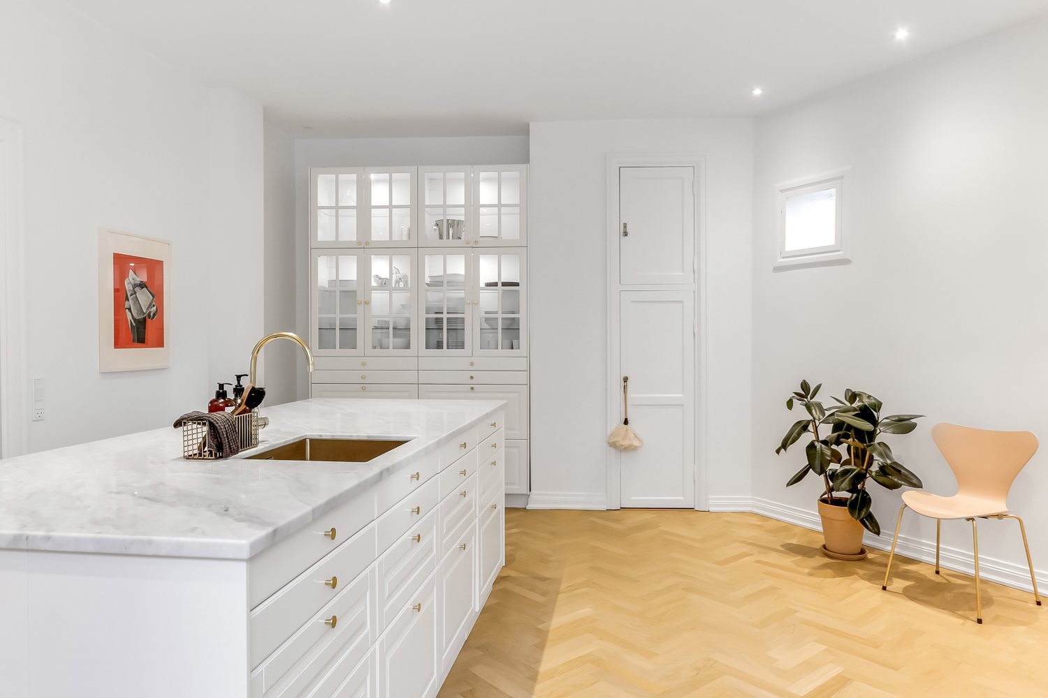 Fremhævet køkken billede i fuldskærmstilstand. Billede af Mageløs 10, 2. th., 5000 Odense C