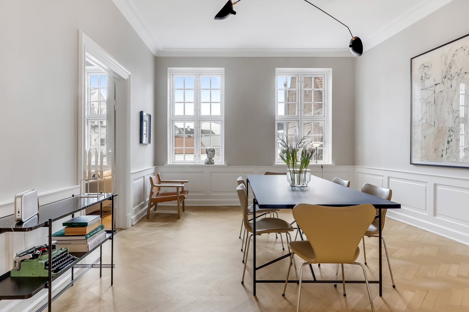 Fremhævet stue billede i fuldskærmstilstand. Billede af Mageløs 10, 2. th., 5000 Odense C