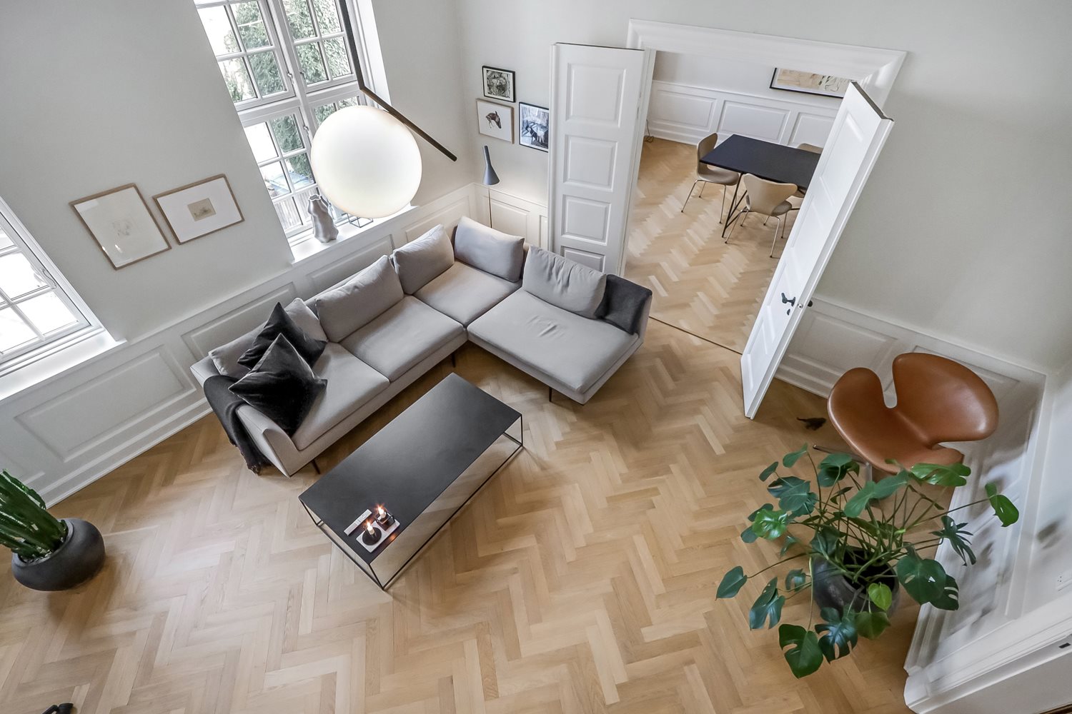 Fremhævet stue billede i fuldskærmstilstand. Billede af Mageløs 10, 2. th., 5000 Odense C