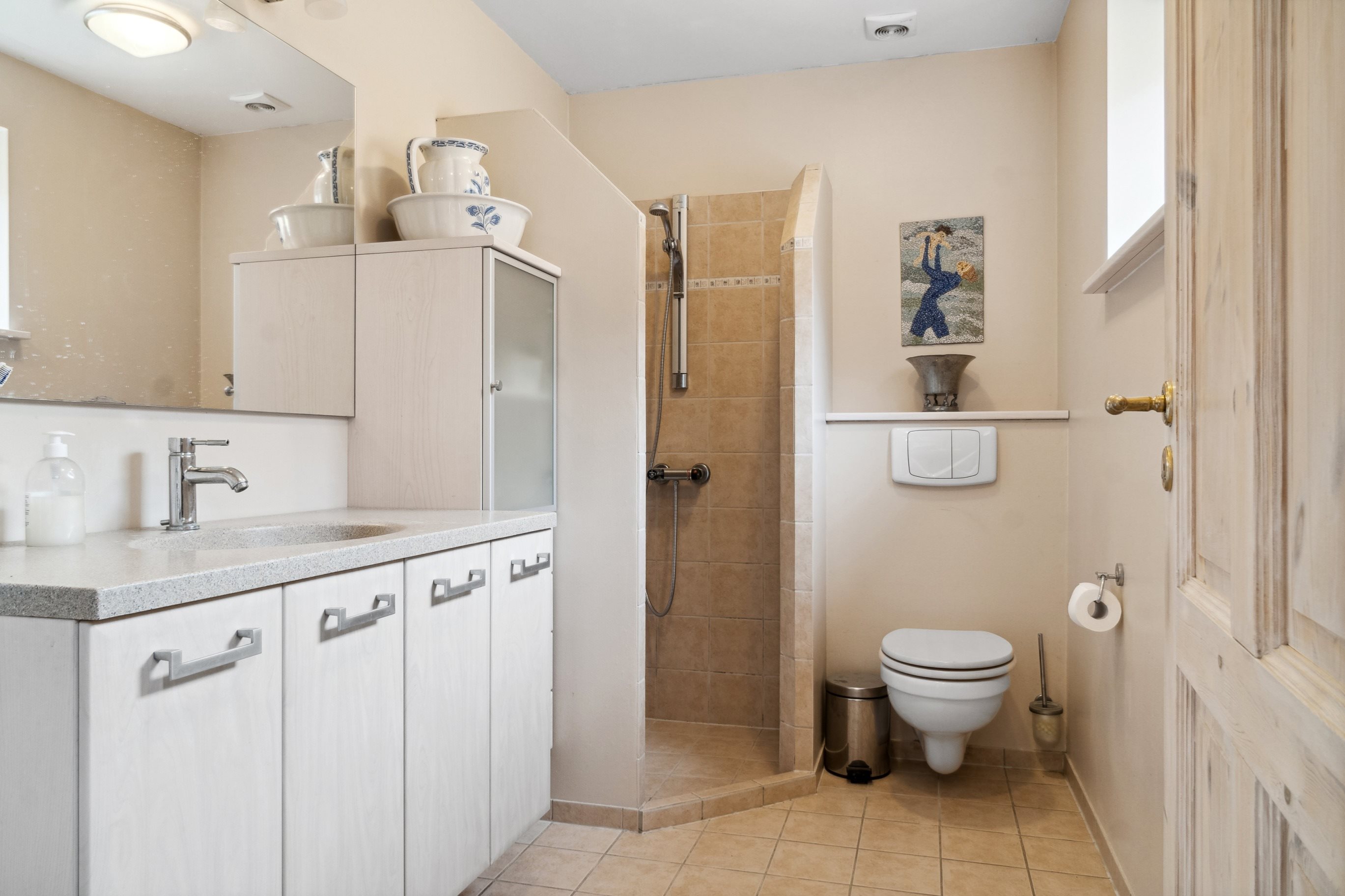 Fremhævet badeværelse 1 billede i fuldskærmstilstand. Billede af Kildebakken 29, Everdrup, 4733 Tappernøje