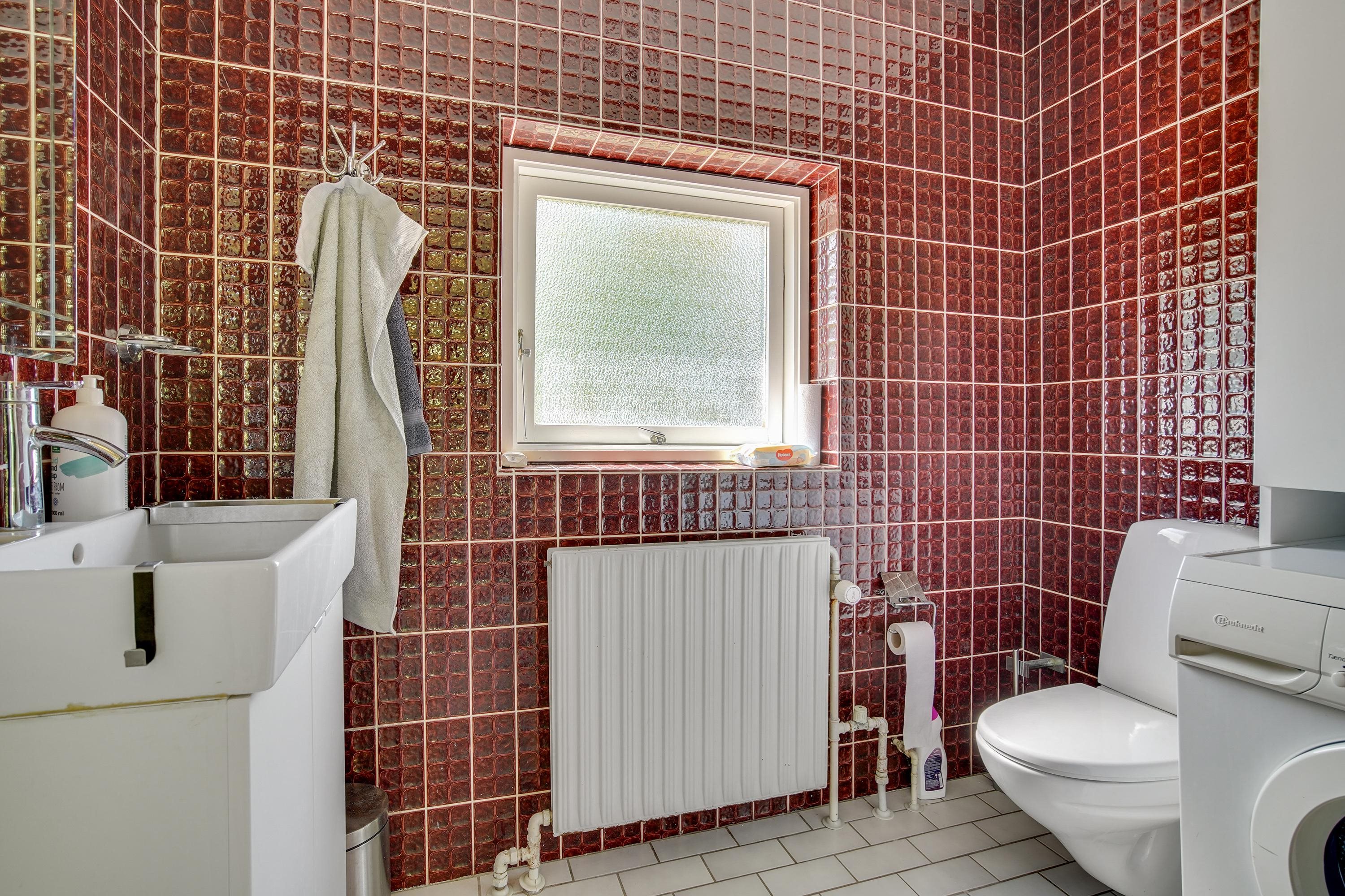 Fremhævet badeværelse billede i fuldskærmstilstand. Billede af Skansebakken 23A, Horne, 9850 Hirtshals