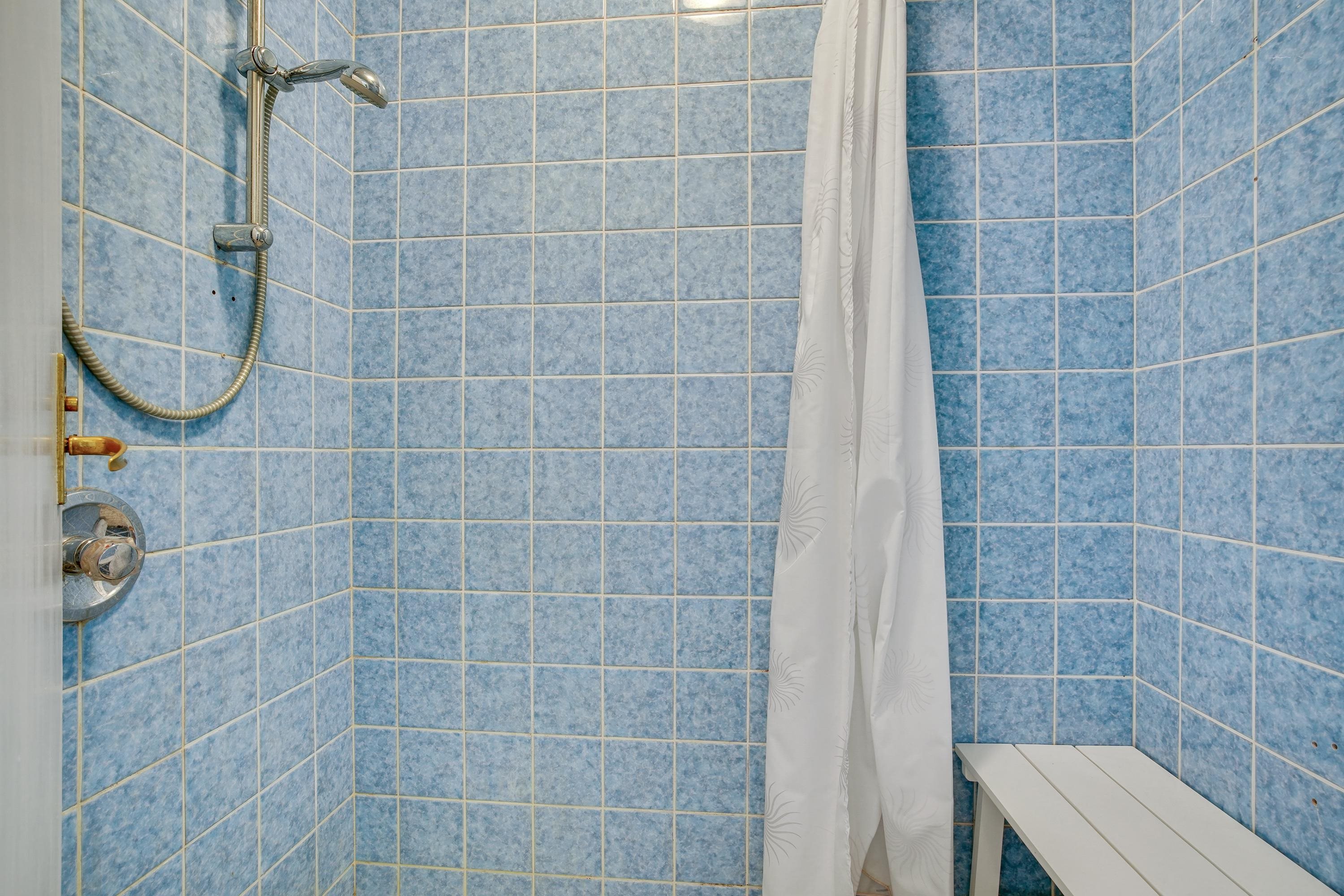 Fremhævet badeværelse billede i fuldskærmstilstand. Billede af Skansebakken 23A, Horne, 9850 Hirtshals