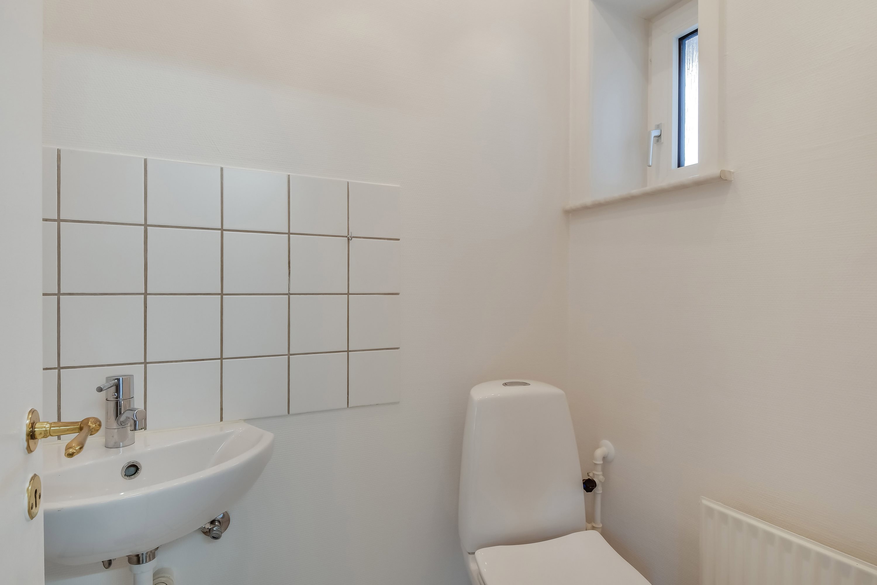 Fremhævet gæstetoilet billede i fuldskærmstilstand. Billede af Bremdalvej 15, Bremdal, 7600 Struer