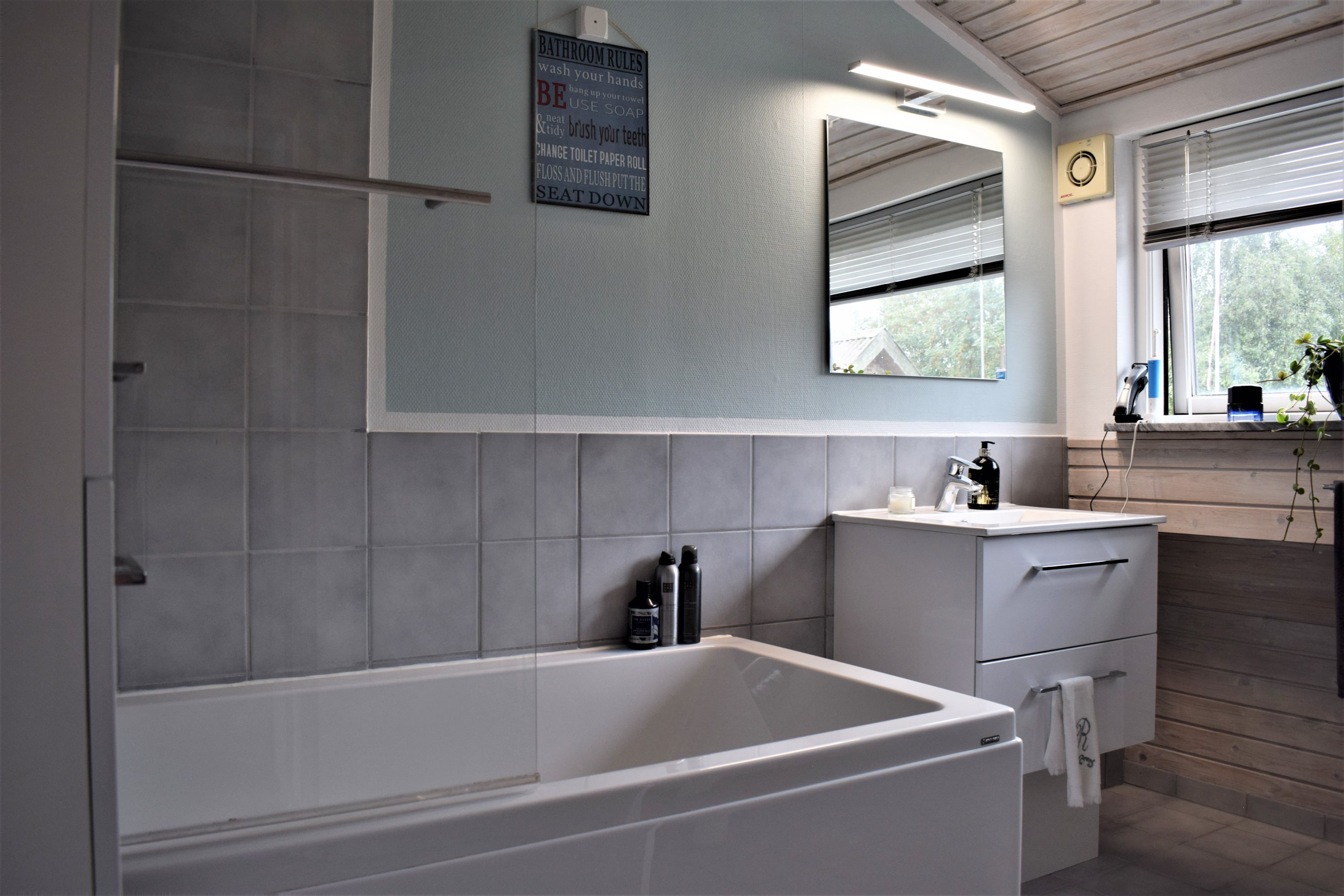 Fremhævet badeværelse billede i fuldskærmstilstand. Billede af Kirkegade 10, Troldhede, 6920 Videbæk