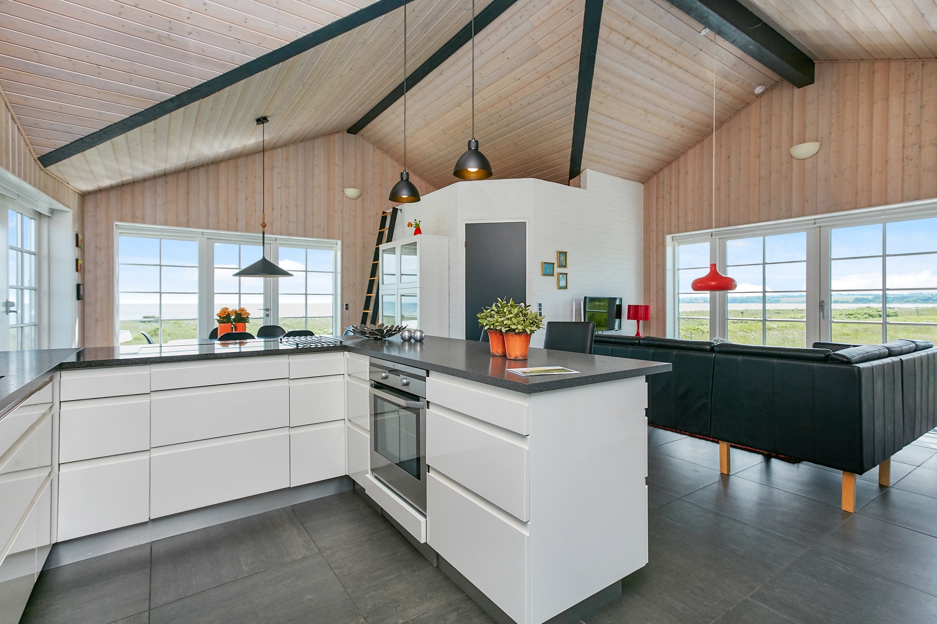 Fremhævet køkken billede i fuldskærmstilstand. Billede af Asbo 7, As Vig, 7130 Juelsminde