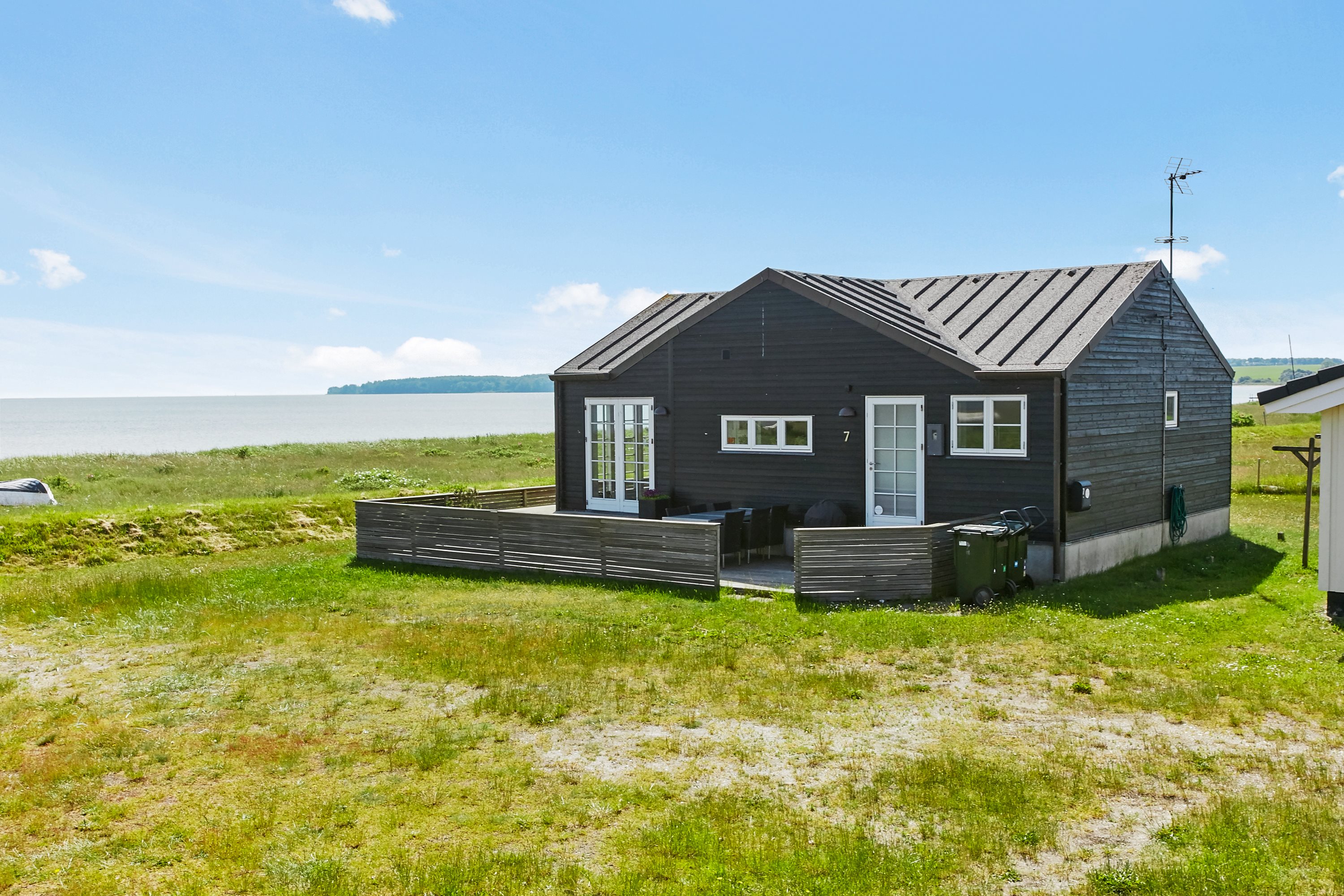 Miniaturebillede 1: ejendommen. Billede af Asbo 7, As Vig, 7130 Juelsminde