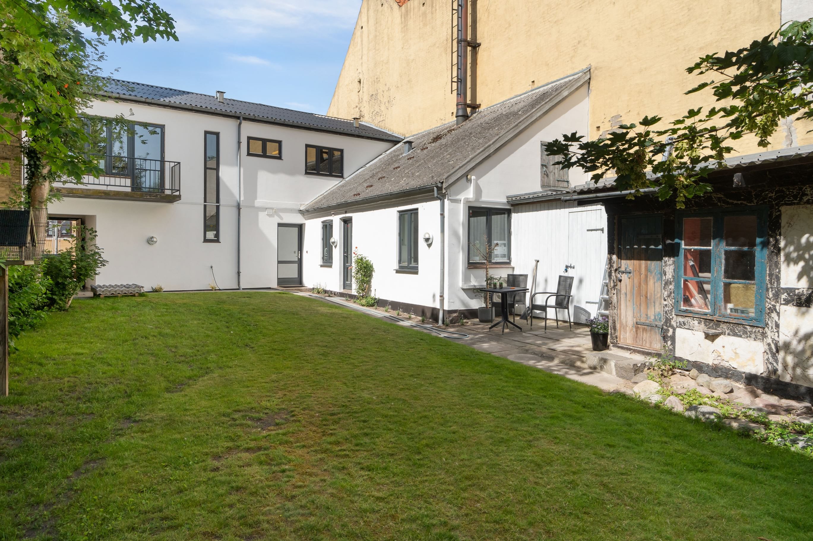 Fremhævet set fra haven billede i fuldskærmstilstand. Billede af Adelgade 68, 4720 Præstø