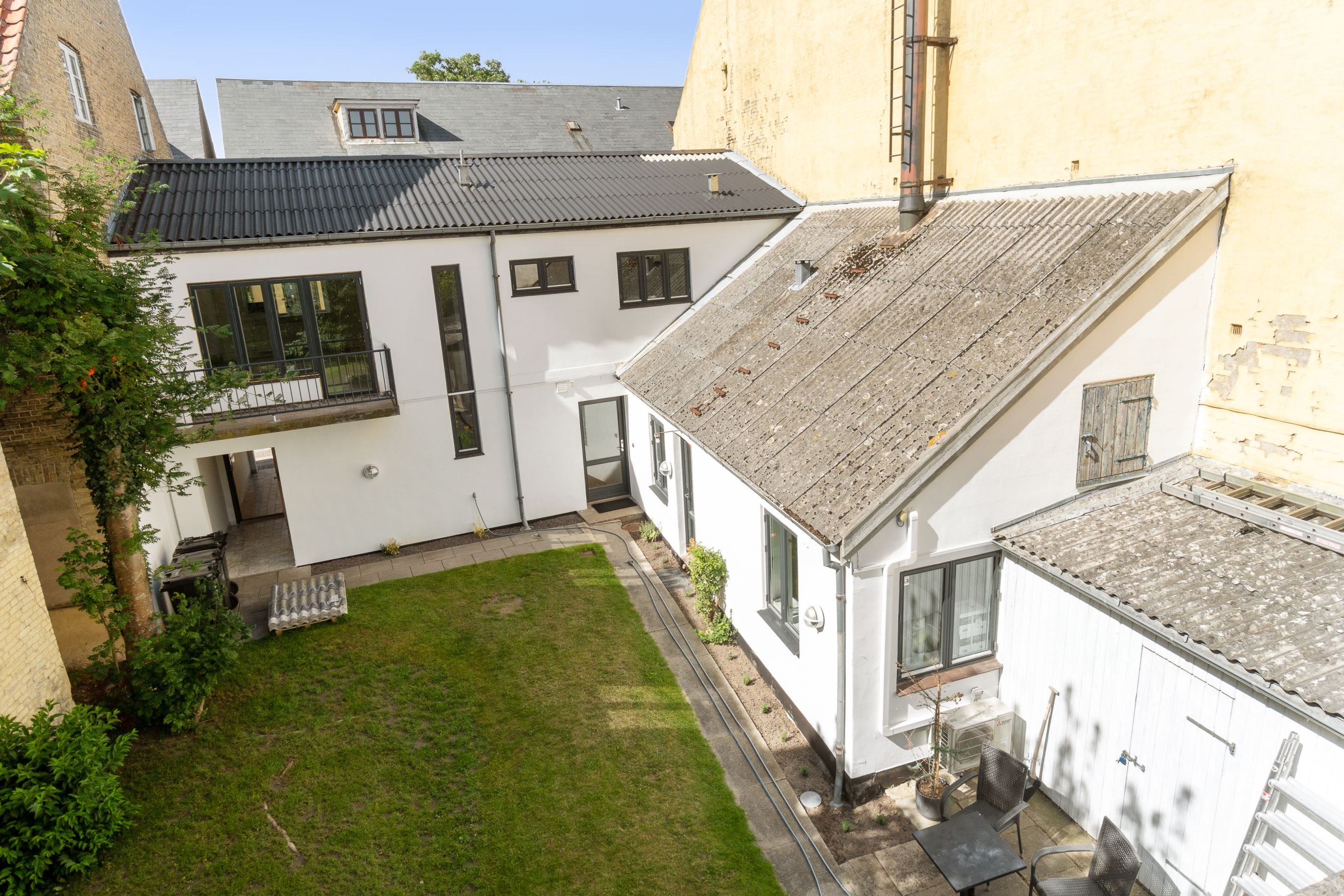 Fremhævet set fra haven billede i fuldskærmstilstand. Billede af Adelgade 68, 4720 Præstø